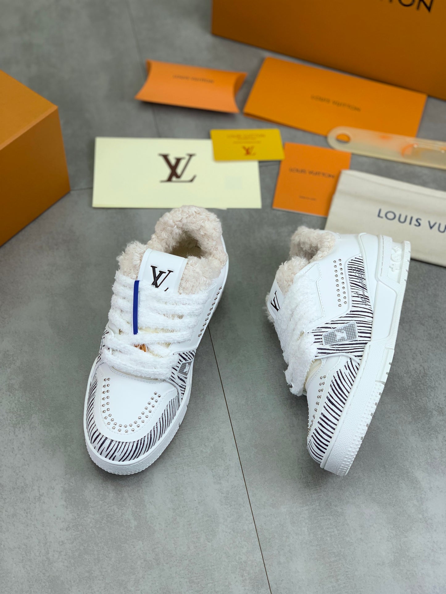 [LOUIS VUITTON] LV Classic Trendy Shoes! Made of imported genuine leather, water-dyed