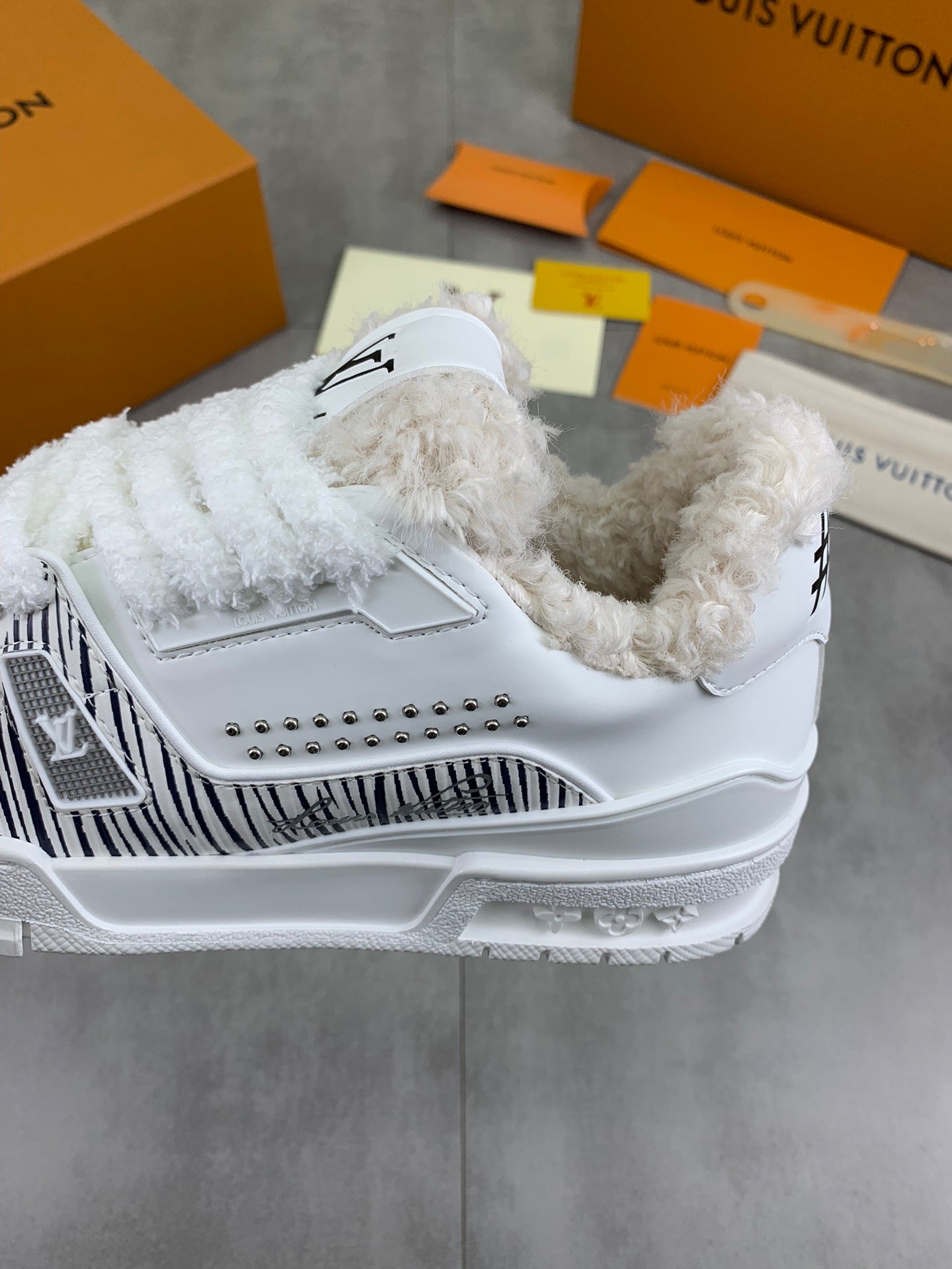 [LOUIS VUITTON] LV Classic Trendy Shoes! Made of imported genuine leather, water-dyed