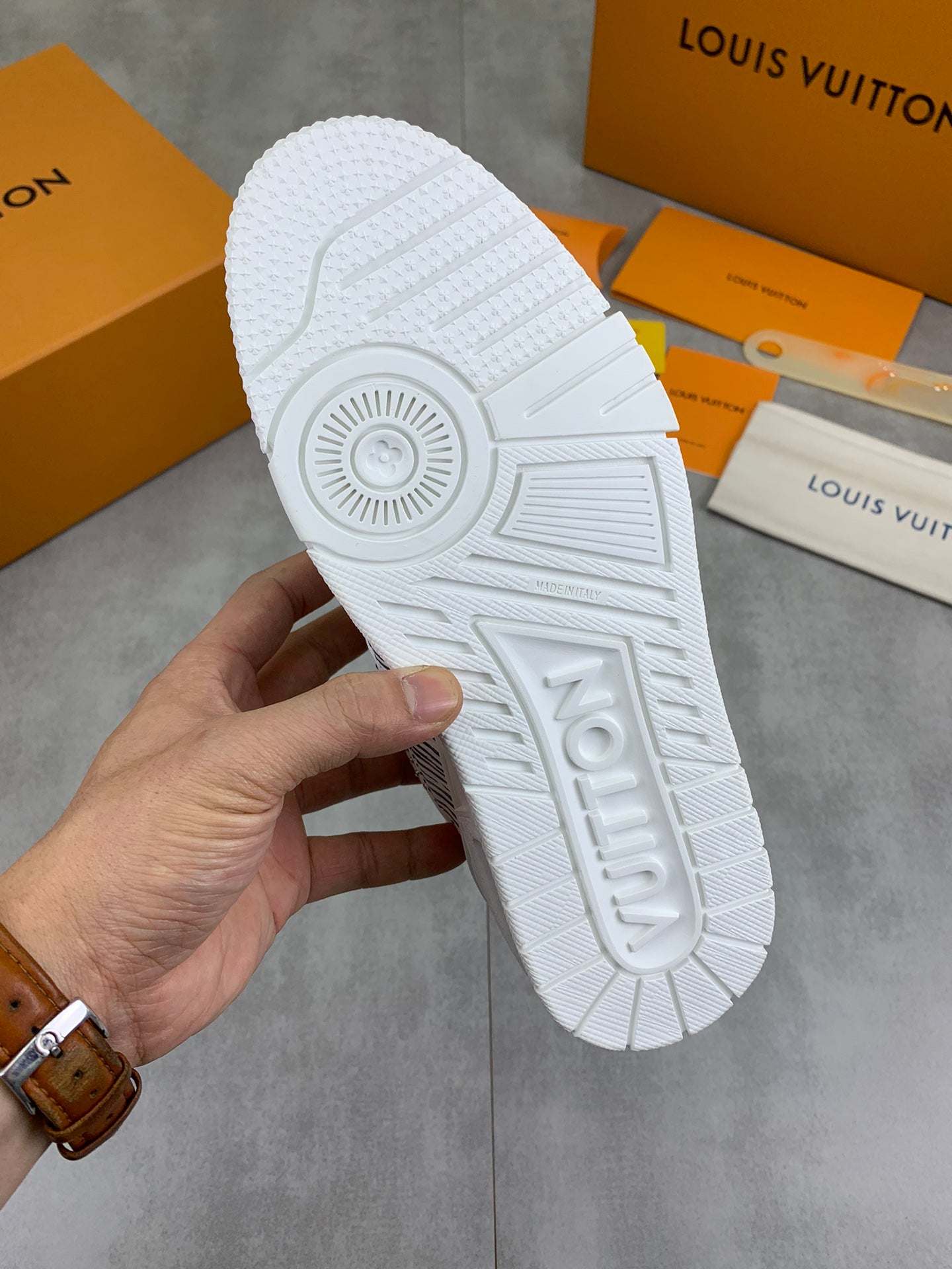 [LOUIS VUITTON] LV Classic Trendy Shoes! Made of imported genuine leather, water-dyed
