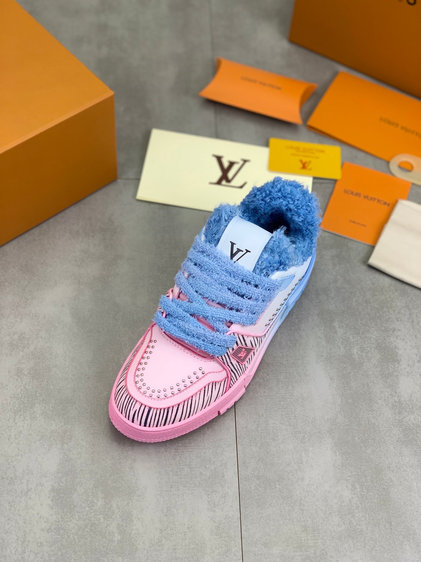 [LOUIS VUITTON] LV Classic Trendy Shoes! Made of imported genuine leather, water-dyed