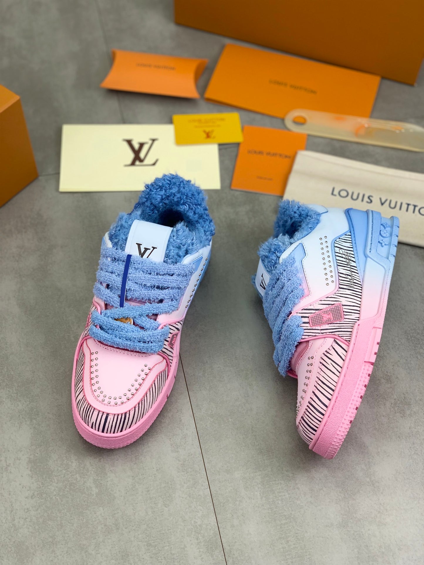 [LOUIS VUITTON] LV Classic Trendy Shoes! Made of imported genuine leather, water-dyed