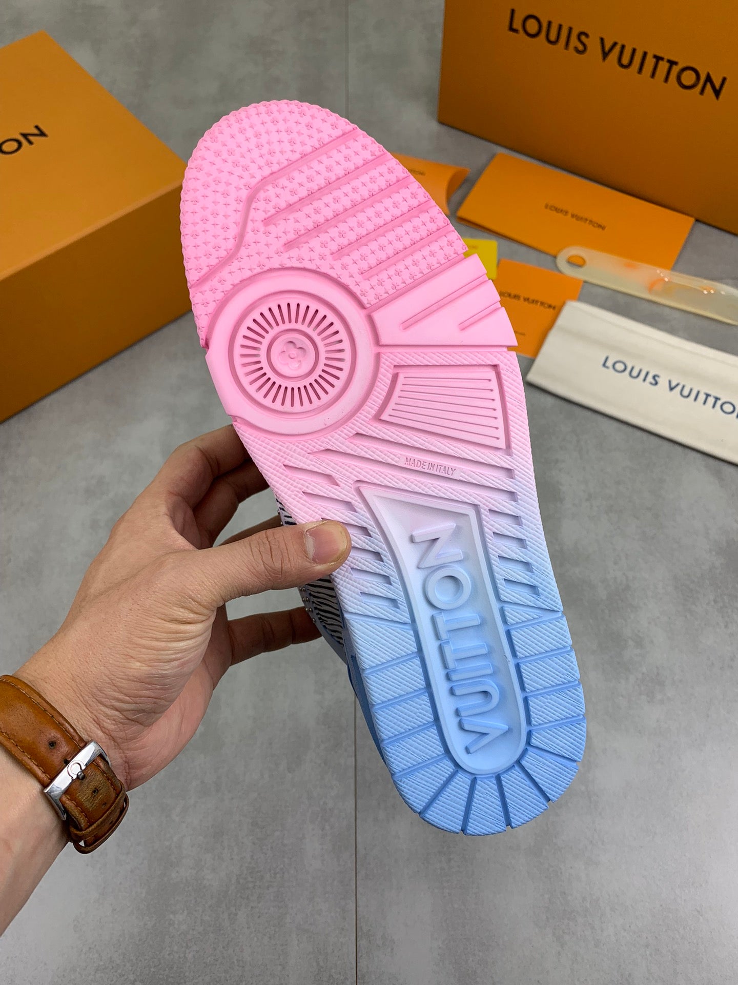 [LOUIS VUITTON] LV Classic Trendy Shoes! Made of imported genuine leather, water-dyed