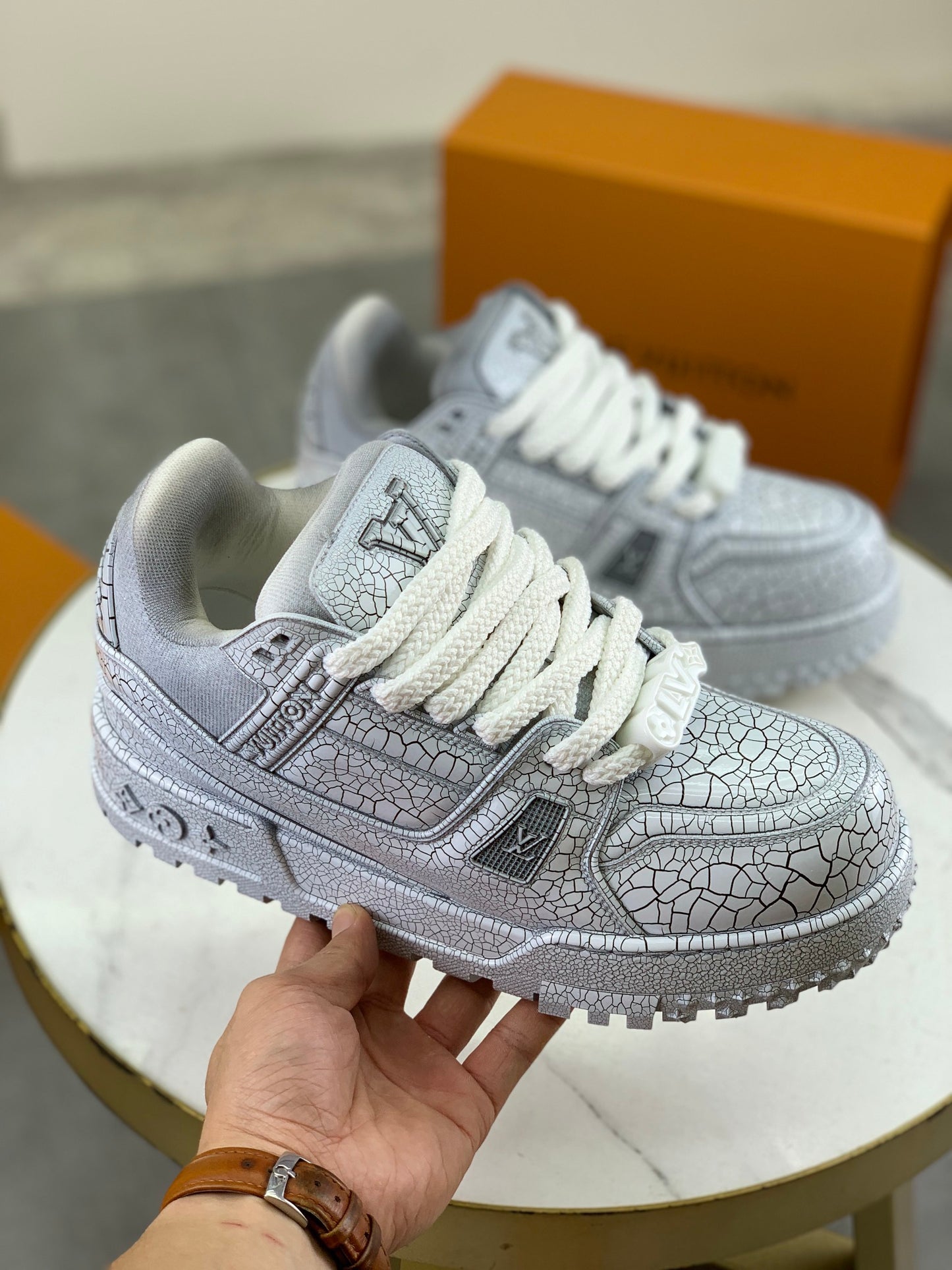 [LOUIS VUITTON] LV Classic Trendy Shoes! Made of imported genuine leather, water-dyed cowhide lining, original version of durable and lightweight, high-quality fine products! Size: 35-45 (46 can be customized)