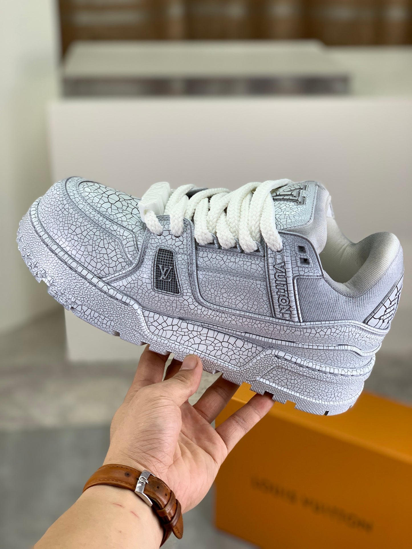 [LOUIS VUITTON] LV Classic Trendy Shoes! Made of imported genuine leather, water-dyed cowhide lining, original version of durable and lightweight, high-quality fine products! Size: 35-45 (46 can be customized)