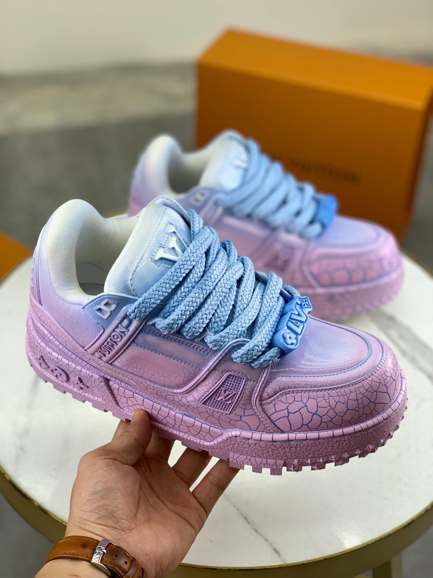[LOUIS VUITTON] LV Classic Trendy Shoes! Made of imported genuine leather, water-dyed cowhide lining, original version of durable and lightweight, high-quality fine products! Size: 35-45 (46 can be customized)