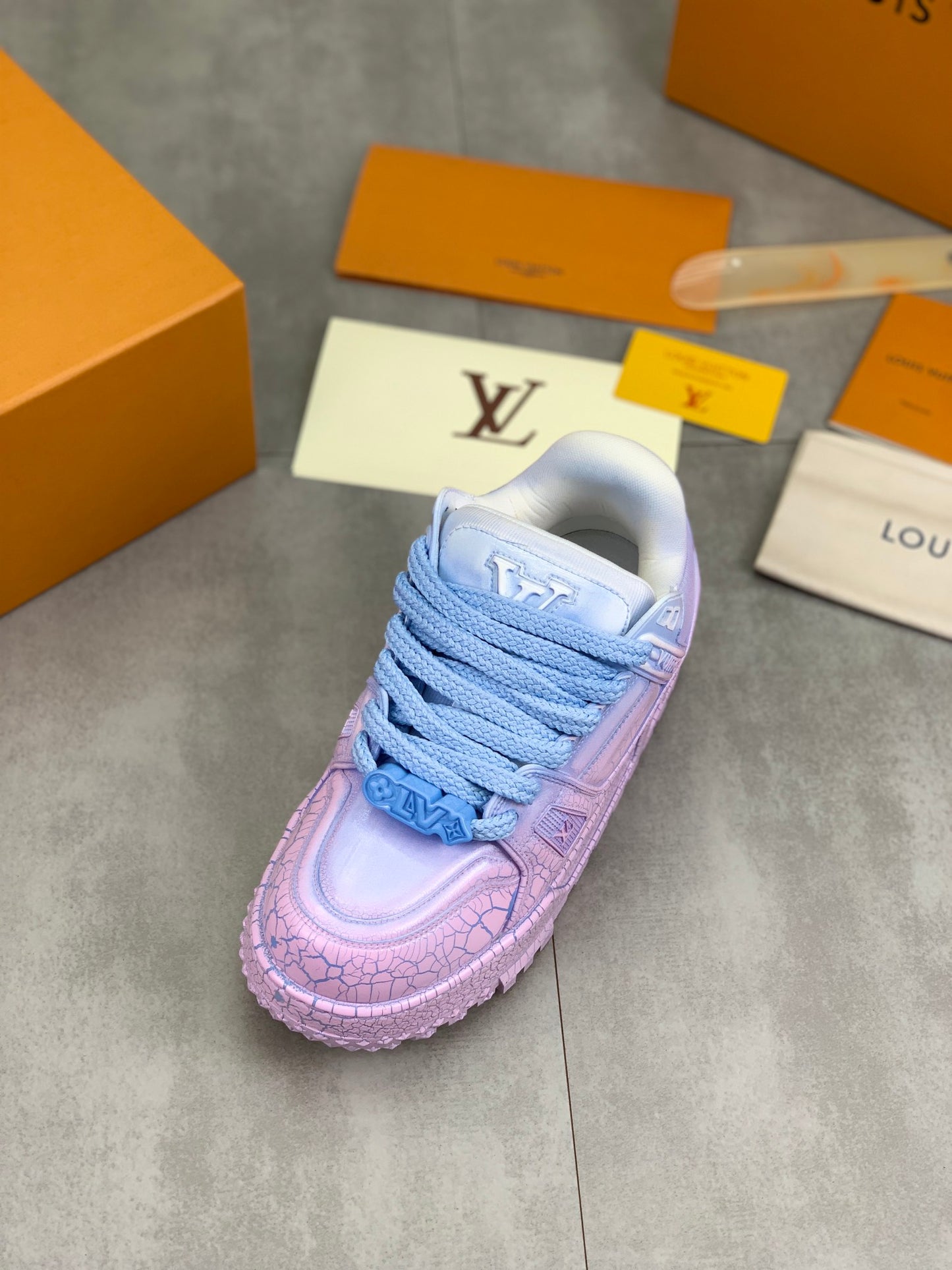 [LOUIS VUITTON] LV Classic Trendy Shoes! Made of imported genuine leather, water-dyed cowhide lining, original version of durable and lightweight, high-quality fine products! Size: 35-45 (46 can be customized)
