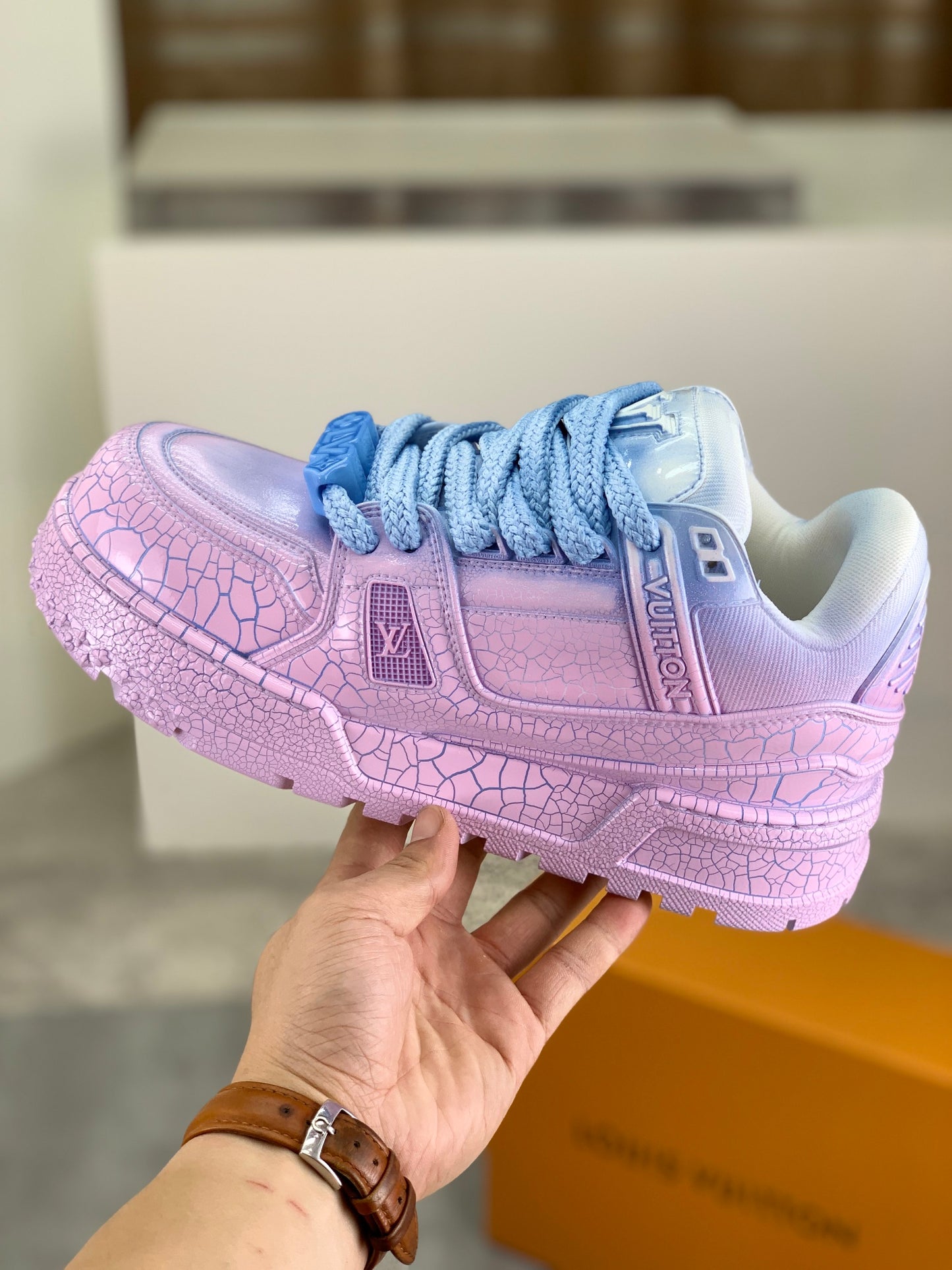 [LOUIS VUITTON] LV Classic Trendy Shoes! Made of imported genuine leather, water-dyed cowhide lining, original version of durable and lightweight, high-quality fine products! Size: 35-45 (46 can be customized)