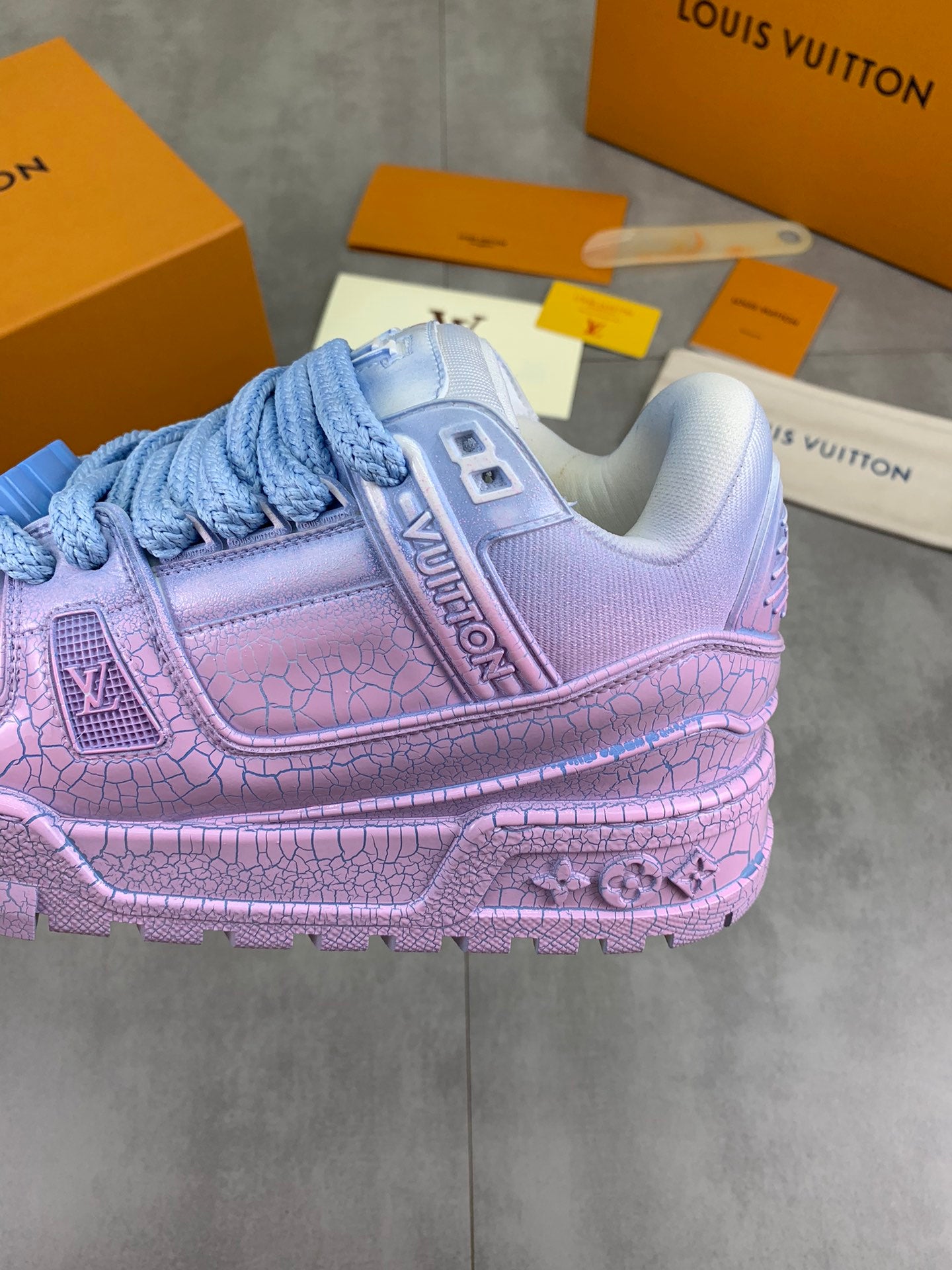 [LOUIS VUITTON] LV Classic Trendy Shoes! Made of imported genuine leather, water-dyed cowhide lining, original version of durable and lightweight, high-quality fine products! Size: 35-45 (46 can be customized)