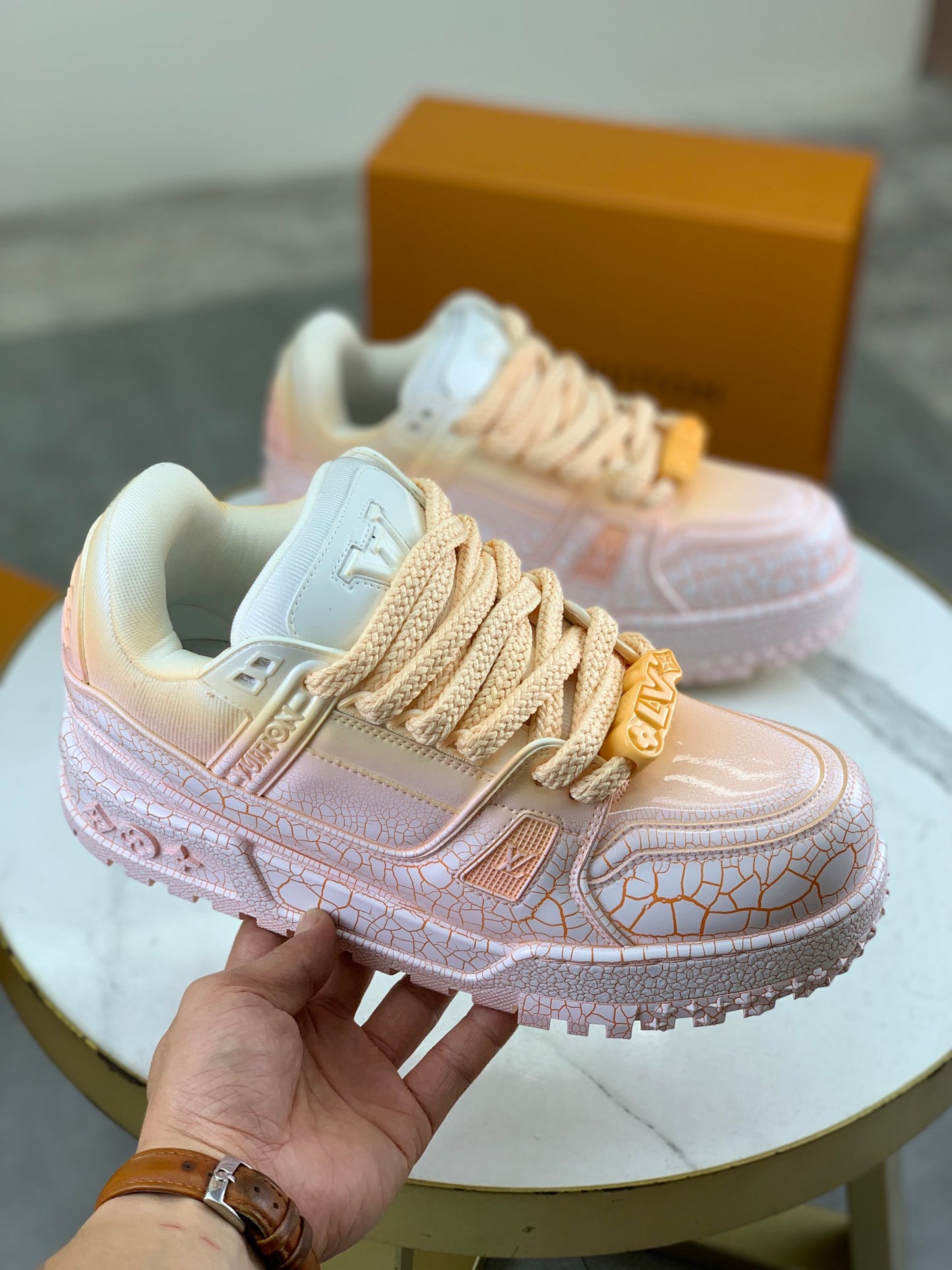 [LOUIS VUITTON] LV Classic Trendy Shoes! Made of imported genuine leather, water-dyed cowhide lining, original version of durable and lightweight, high-quality fine products! Size: 35-45 (46 can be customized)