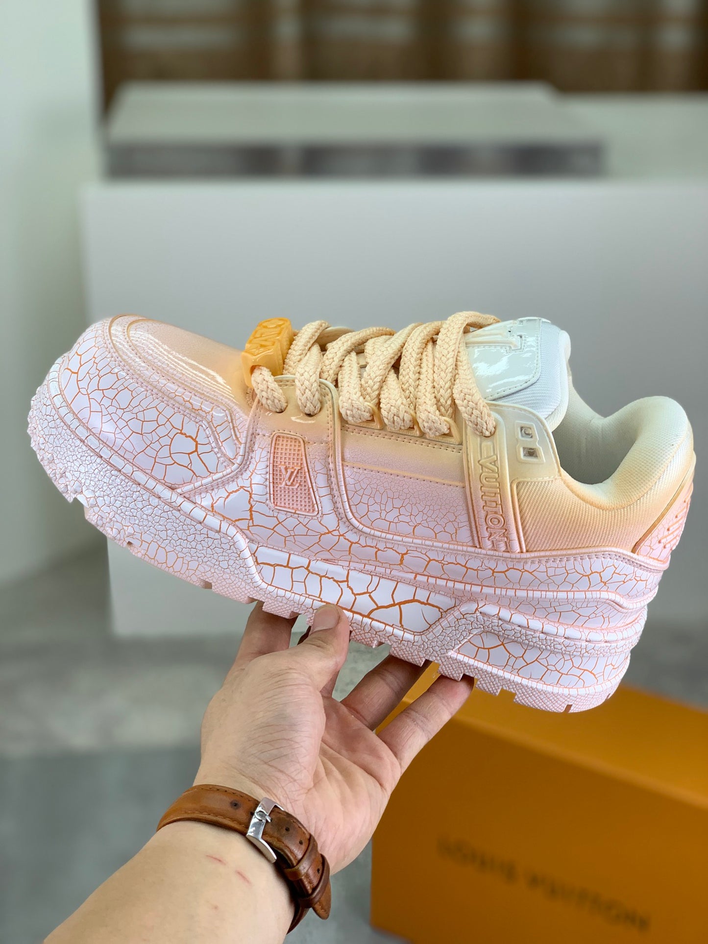 [LOUIS VUITTON] LV Classic Trendy Shoes! Made of imported genuine leather, water-dyed cowhide lining, original version of durable and lightweight, high-quality fine products! Size: 35-45 (46 can be customized)