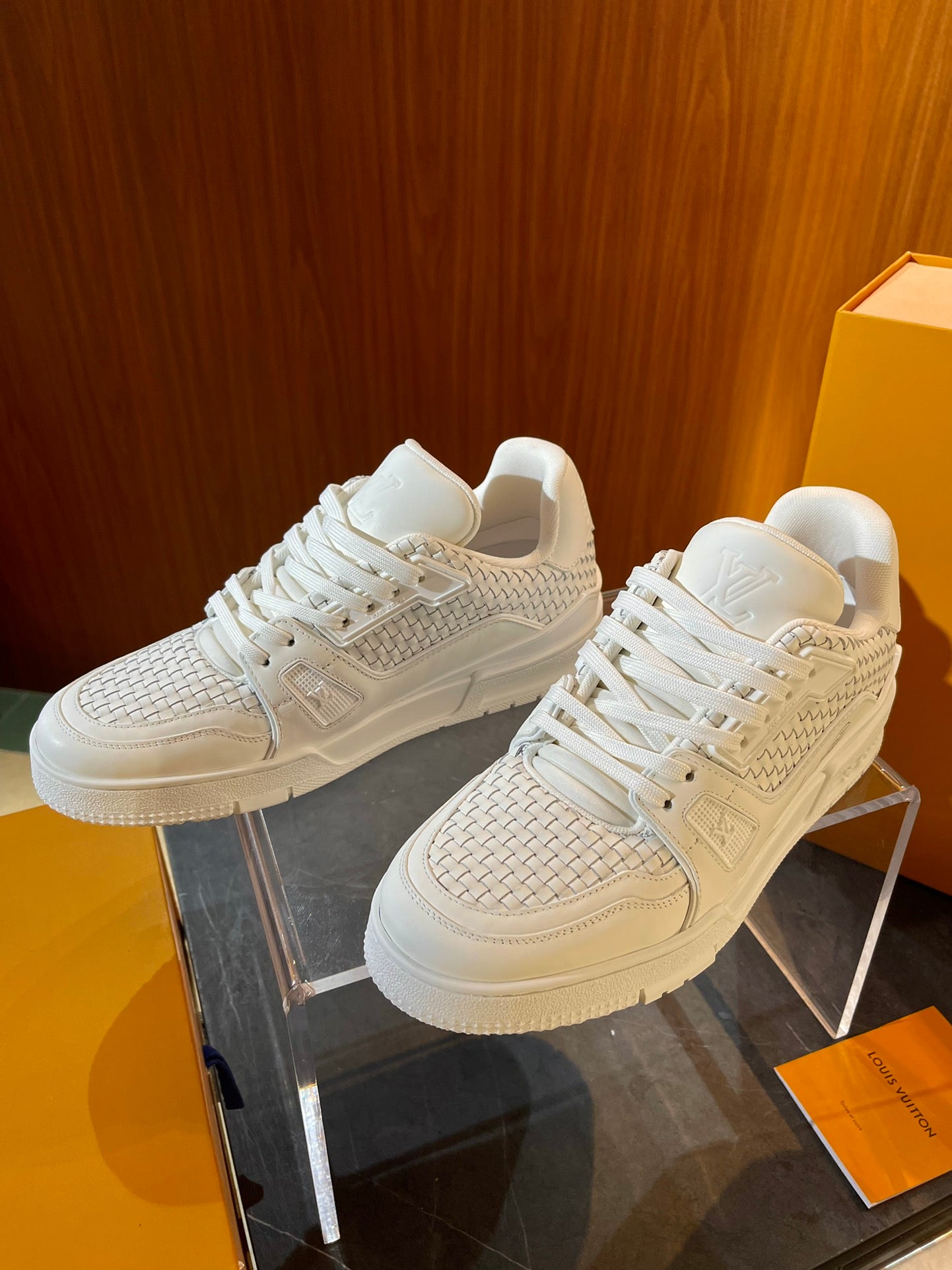 [LOUIS VUITTON] LV Classic Trendy Shoes! Made of imported genuine leather, water-dyed cowhide lining, original version of durable and lightweight, high-quality fine products! Size: 35-45 (46 can be customized)