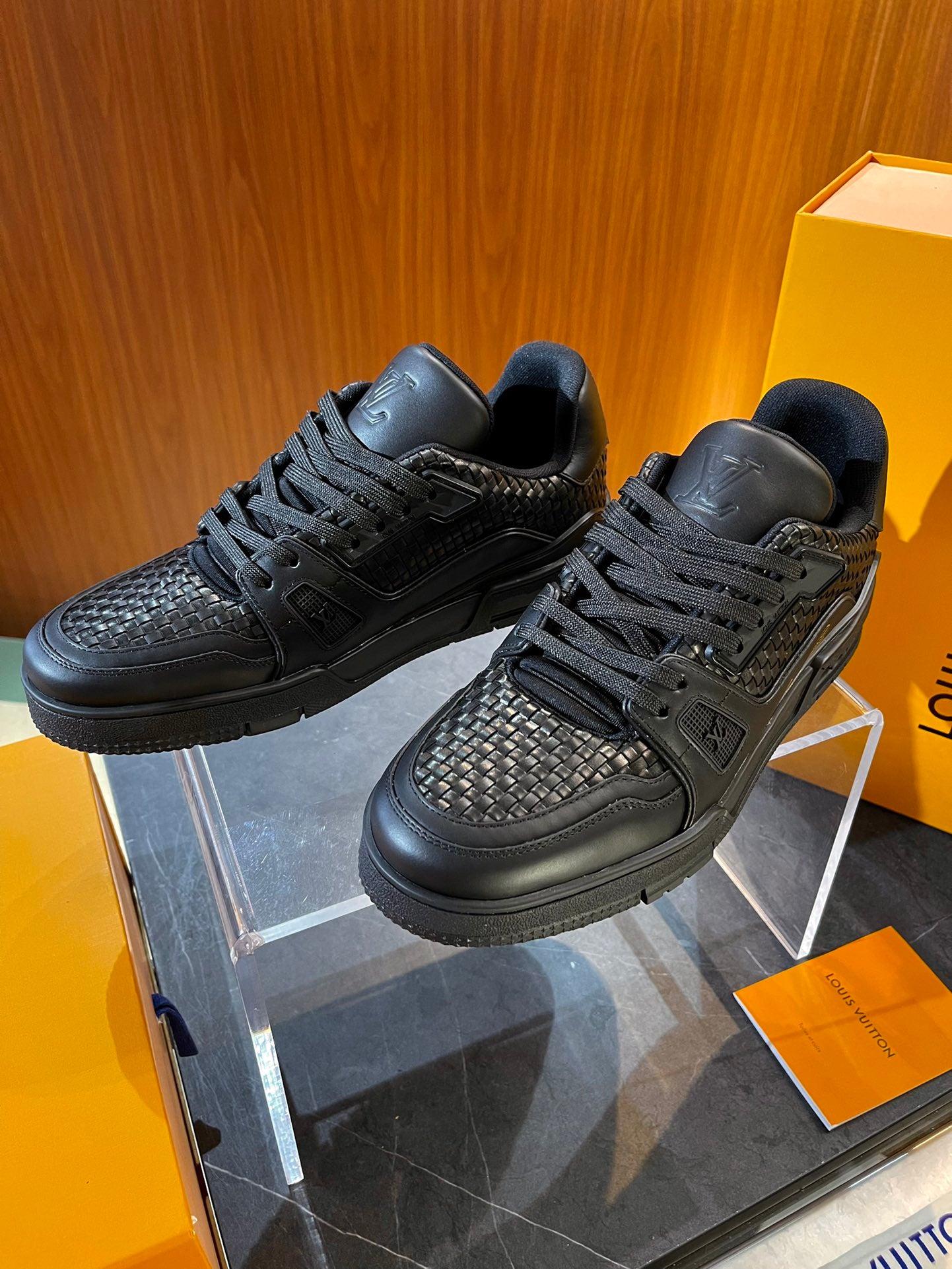 [LOUIS VUITTON] LV Classic Trendy Shoes! Made of imported genuine leather, water-dyed cowhide lining, original version of durable and lightweight, high-quality fine products! Size: 35-45 (46 can be customized)
