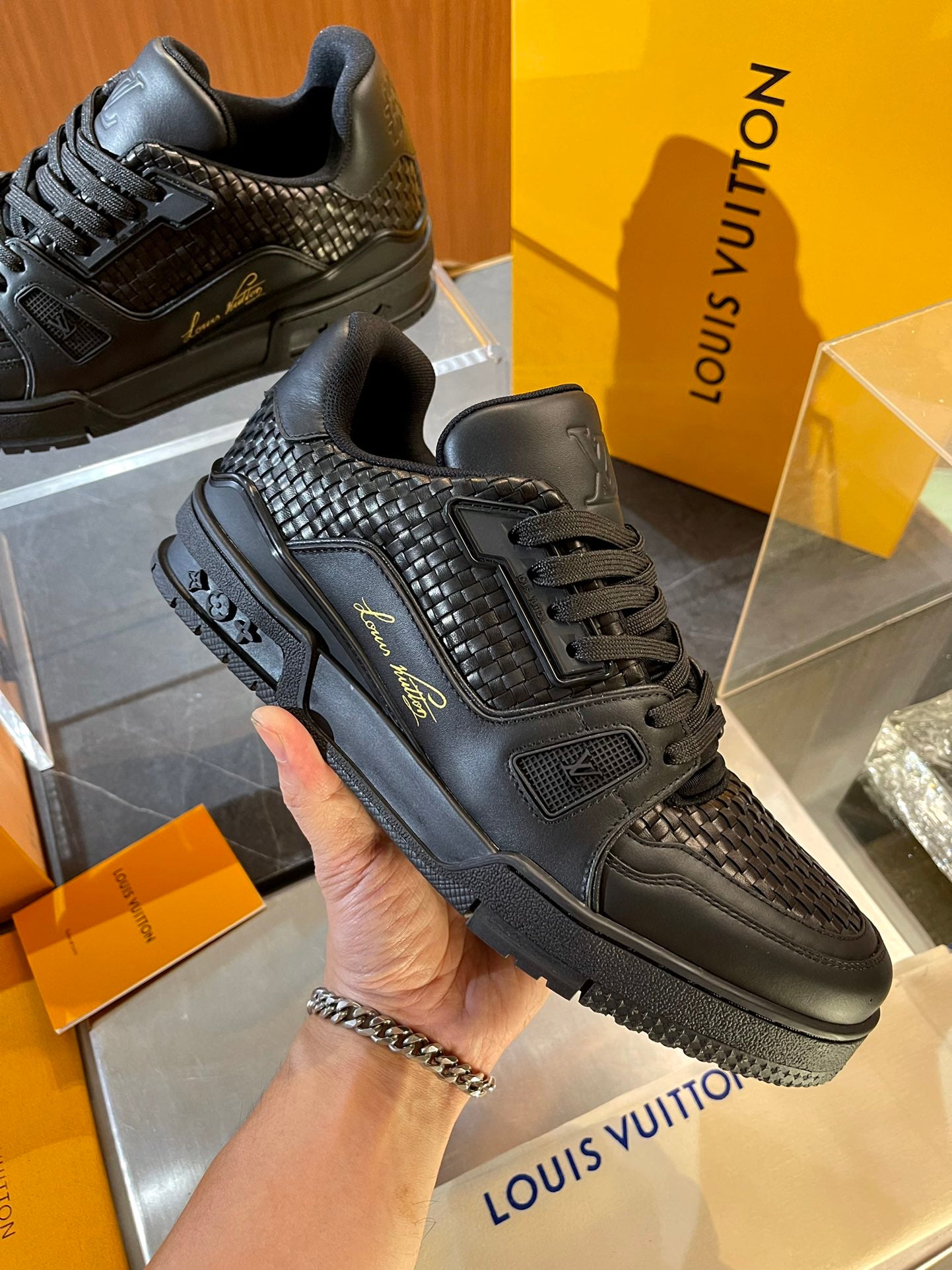 [LOUIS VUITTON] LV Classic Trendy Shoes! Made of imported genuine leather, water-dyed cowhide lining, original version of durable and lightweight, high-quality fine products! Size: 35-45 (46 can be customized)