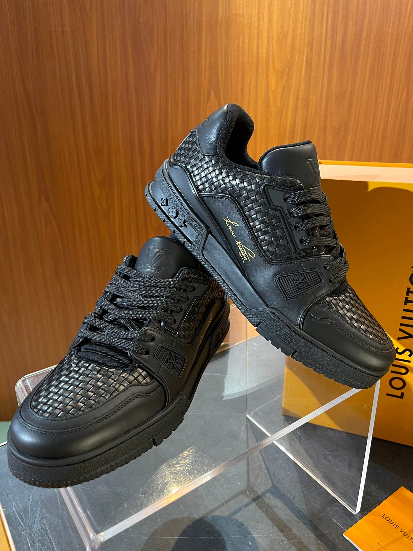 [LOUIS VUITTON] LV Classic Trendy Shoes! Made of imported genuine leather, water-dyed cowhide lining, original version of durable and lightweight, high-quality fine products! Size: 35-45 (46 can be customized)