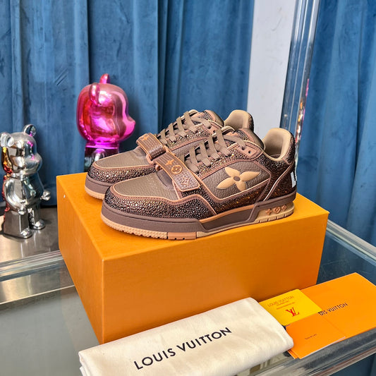 [LOUIS VUITTON] LV Classic Trendy Shoes! Made of imported genuine leather, water-dyed cowhide lining, original version of durable and lightweight, high-quality fine products! Size: 35-45 (46 can be customized)