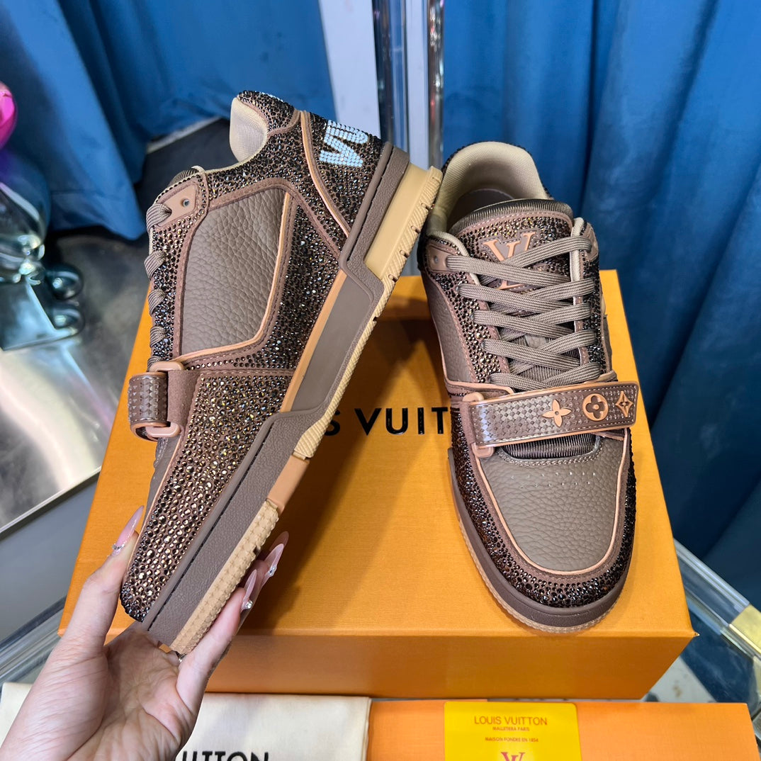 [LOUIS VUITTON] LV Classic Trendy Shoes! Made of imported genuine leather, water-dyed cowhide lining, original version of durable and lightweight, high-quality fine products! Size: 35-45 (46 can be customized)