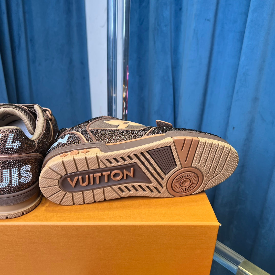 [LOUIS VUITTON] LV Classic Trendy Shoes! Made of imported genuine leather, water-dyed cowhide lining, original version of durable and lightweight, high-quality fine products! Size: 35-45 (46 can be customized)