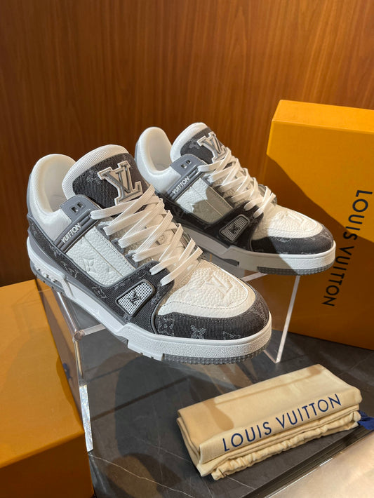 [LOUIS VUITTON] LV Classic Trendy Shoes! Made of imported genuine leather, water-dyed cowhide lining, original version of durable and lightweight, high-quality fine products! Size: 35-45 (46 can be customized)