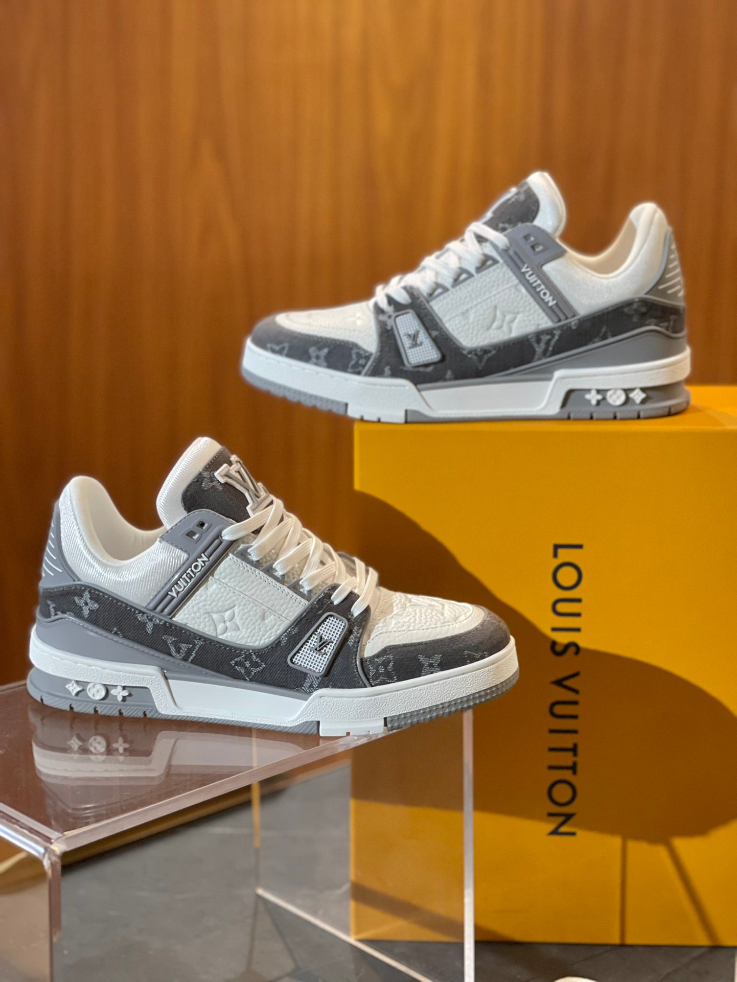 [LOUIS VUITTON] LV Classic Trendy Shoes! Made of imported genuine leather, water-dyed cowhide lining, original version of durable and lightweight, high-quality fine products! Size: 35-45 (46 can be customized)