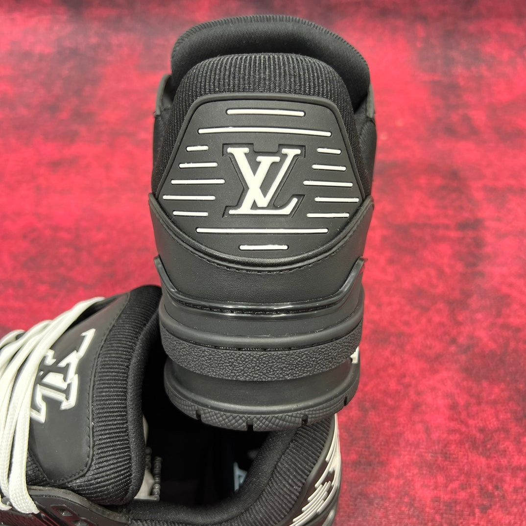 [LOUIS VUITTON] LV Classic Trendy Shoes! Made of imported genuine leather, water-dyed cowhide lining, original version of durable and lightweight, high-quality fine products! Size: 35-45 (46 can be customized)