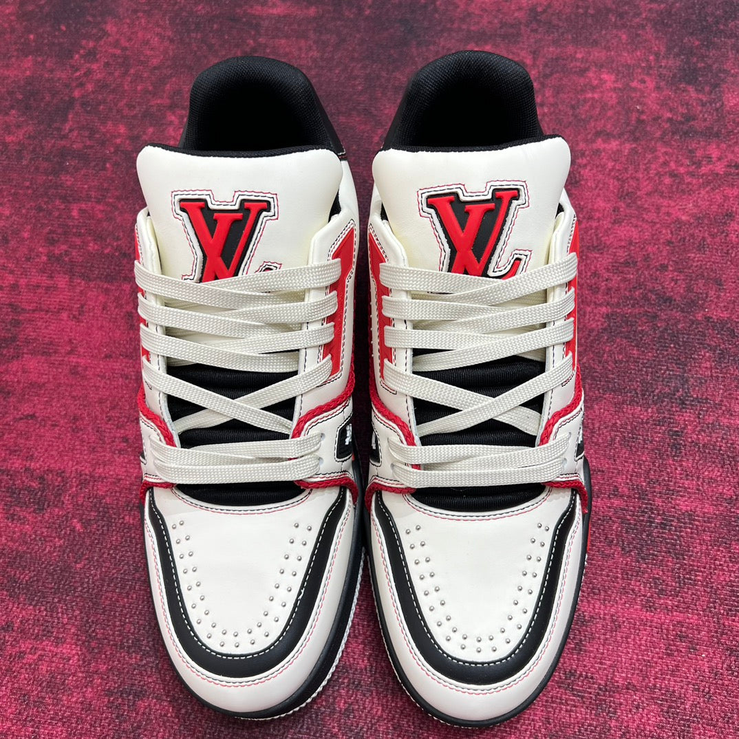 [LOUIS VUITTON] LV Classic Trendy Shoes! Made of imported genuine leather, water-dyed cowhide lining, original version of durable and lightweight, high-quality fine products! Size: 35-45 (46 can be customized)