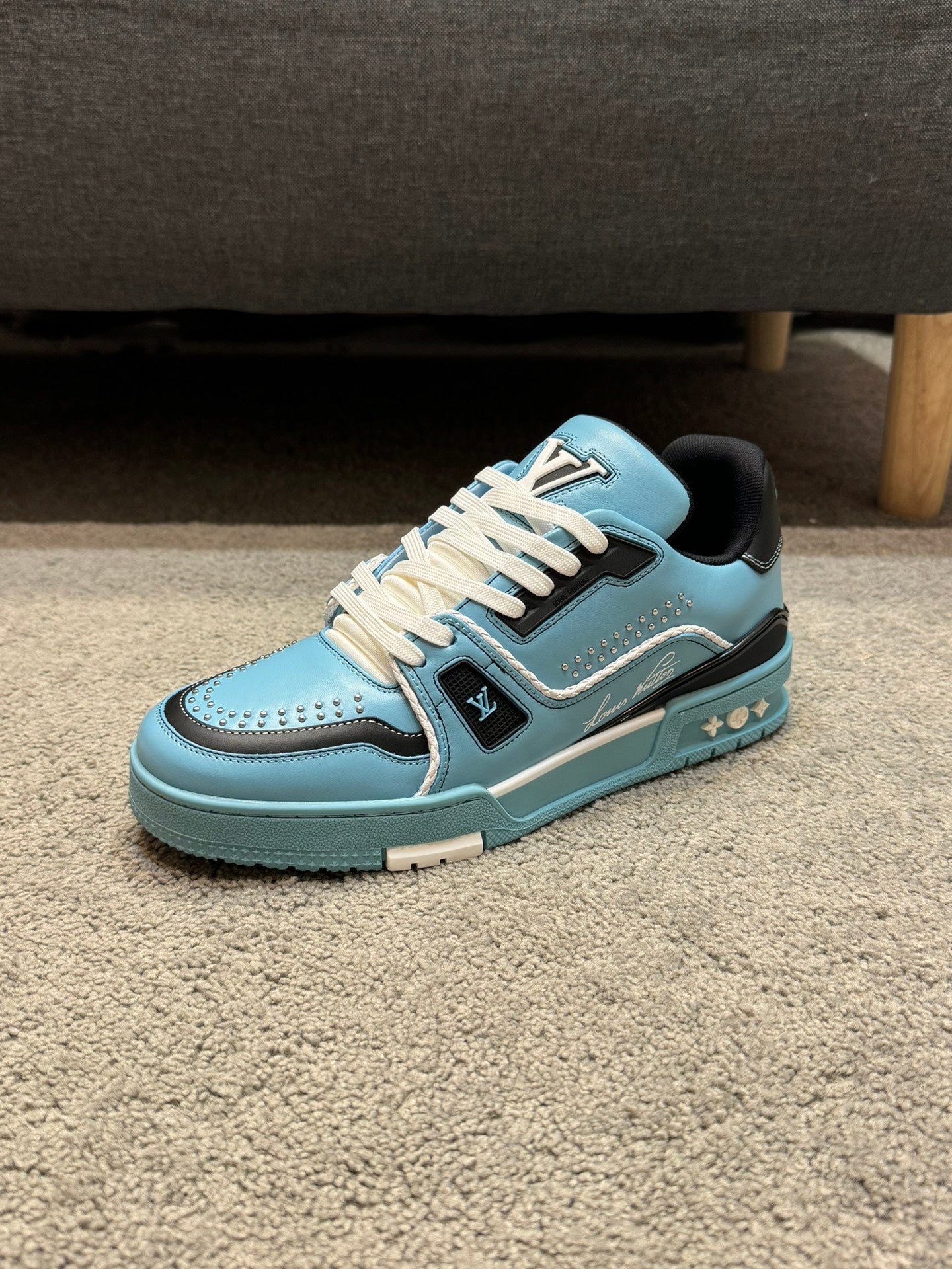 [LOUIS VUITTON] LV Classic Trendy Shoes! Made of imported genuine leather, water-dyed cowhide lining, original version of durable and lightweight, high-quality fine products! Size: 35-45 (46 can be customized)