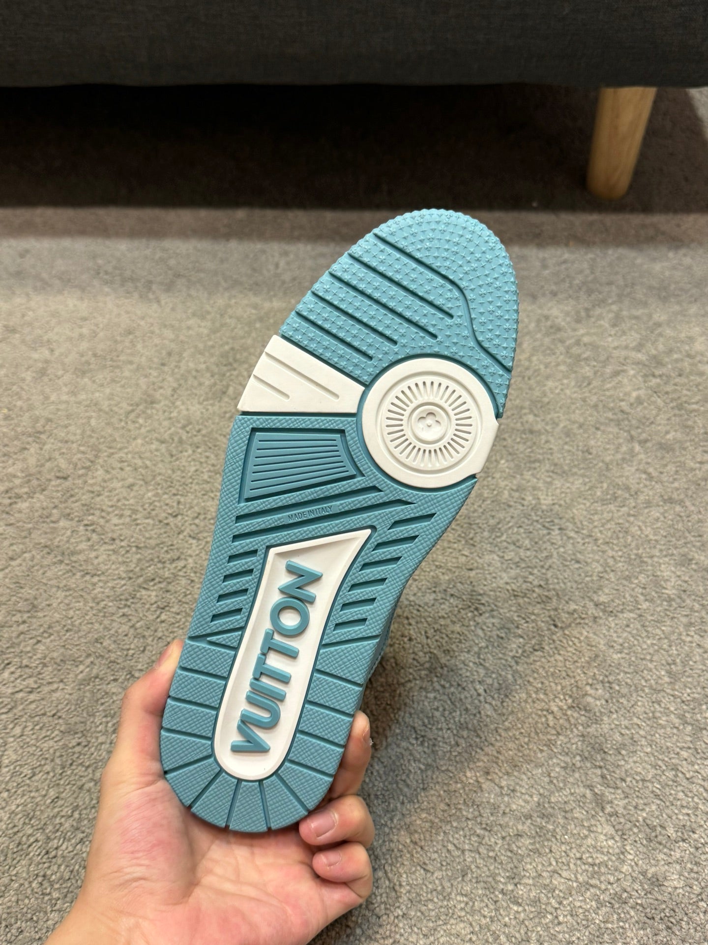 [LOUIS VUITTON] LV Classic Trendy Shoes! Made of imported genuine leather, water-dyed cowhide lining, original version of durable and lightweight, high-quality fine products! Size: 35-45 (46 can be customized)