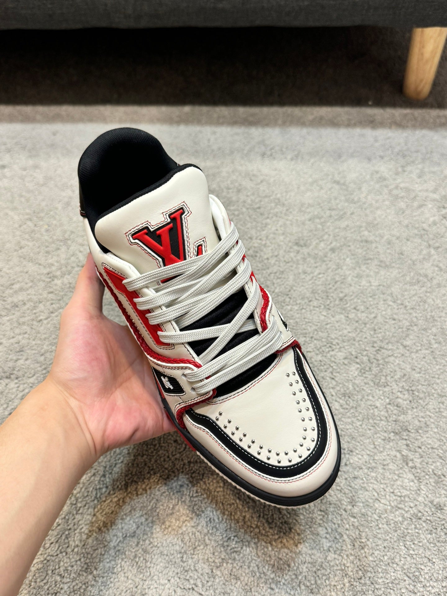 [LOUIS VUITTON] LV Classic Trendy Shoes! Made of imported genuine leather, water-dyed cowhide lining, original version of durable and lightweight, high-quality fine products! Size: 35-45 (46 can be customized)