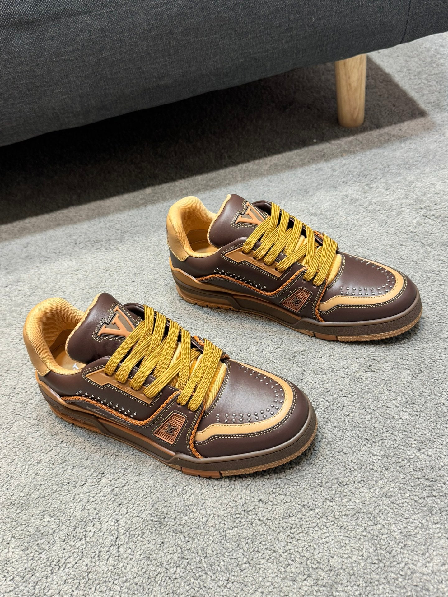 [LOUIS VUITTON] LV Classic Trendy Shoes! Made of imported genuine leather, water-dyed cowhide lining, original version of durable and lightweight, high-quality fine products! Size: 35-45 (46 can be customized)