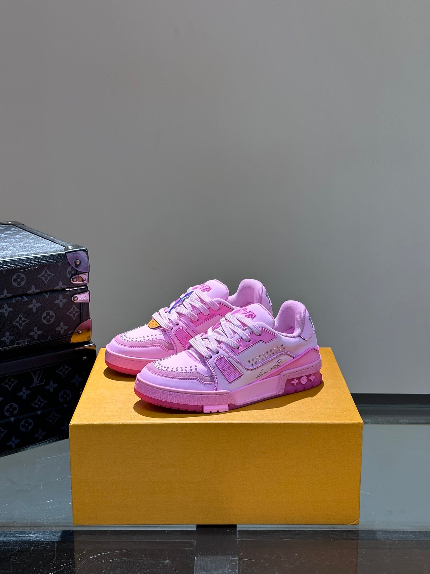 [LOUIS VUITTON] LV Classic Trendy Shoes! Made of imported genuine leather, water-dyed cowhide lining, original version of durable and lightweight, high-quality fine products! Size: 35-45 (46 can be customized)