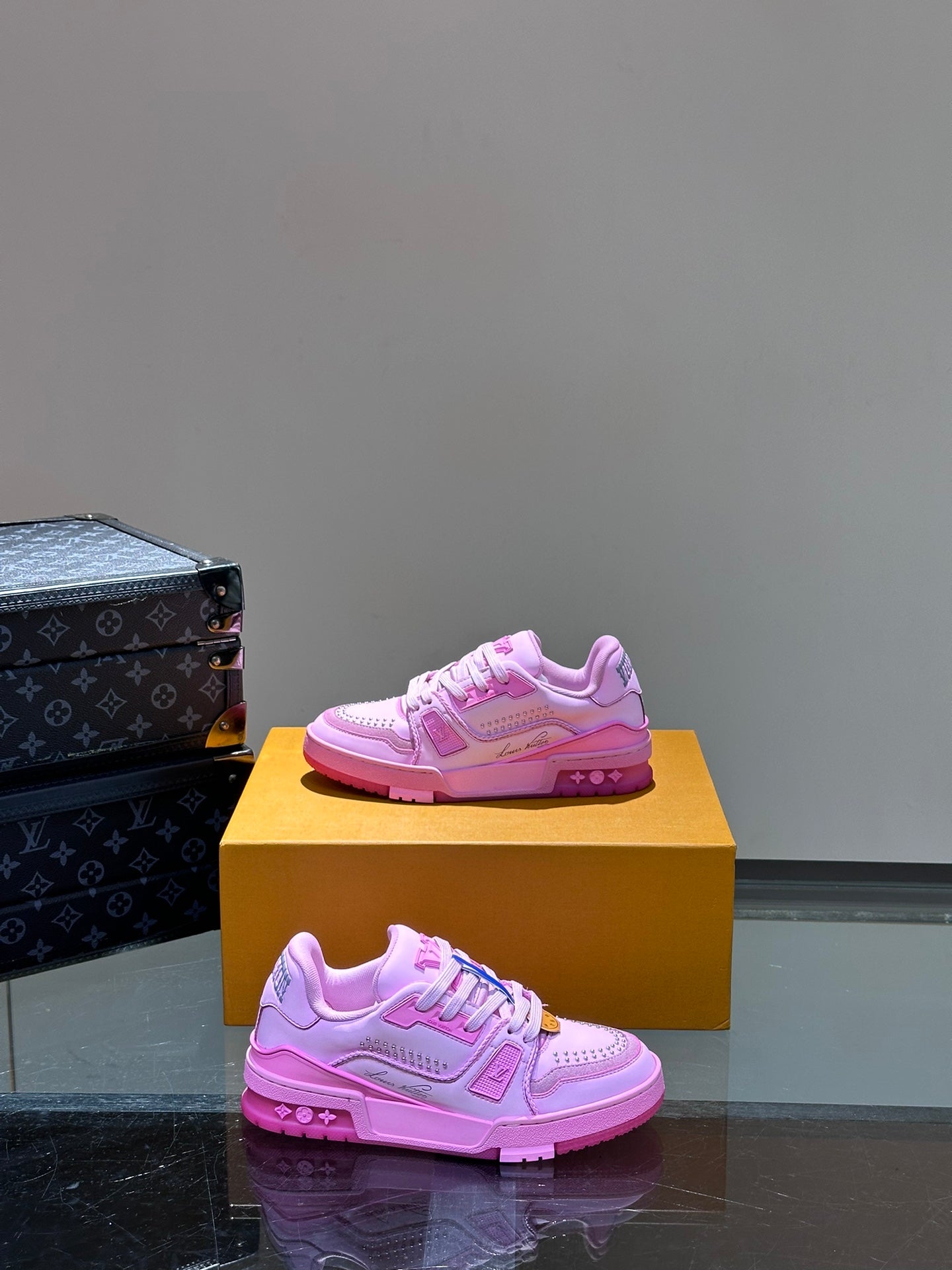[LOUIS VUITTON] LV Classic Trendy Shoes! Made of imported genuine leather, water-dyed cowhide lining, original version of durable and lightweight, high-quality fine products! Size: 35-45 (46 can be customized)