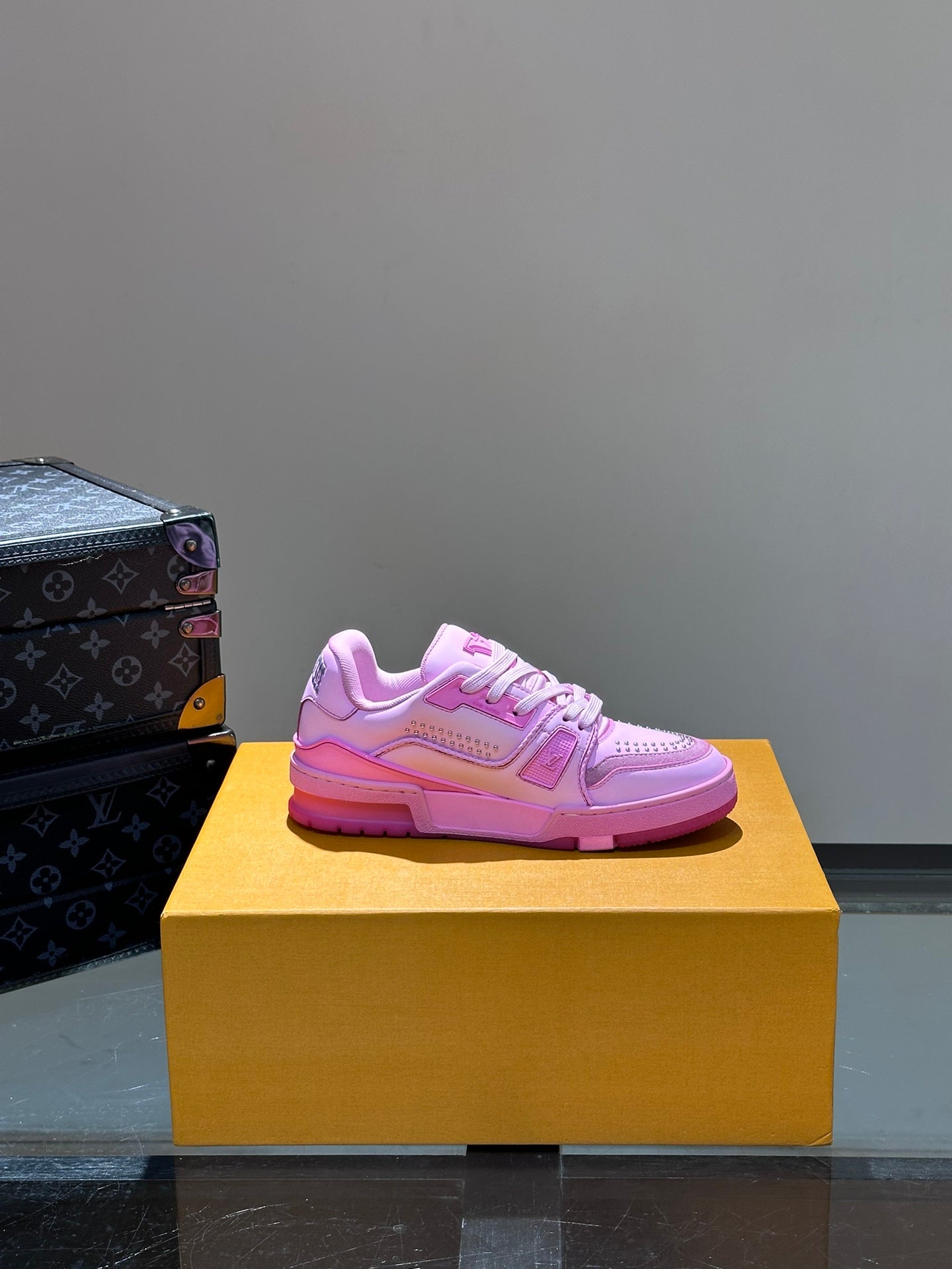 [LOUIS VUITTON] LV Classic Trendy Shoes! Made of imported genuine leather, water-dyed cowhide lining, original version of durable and lightweight, high-quality fine products! Size: 35-45 (46 can be customized)