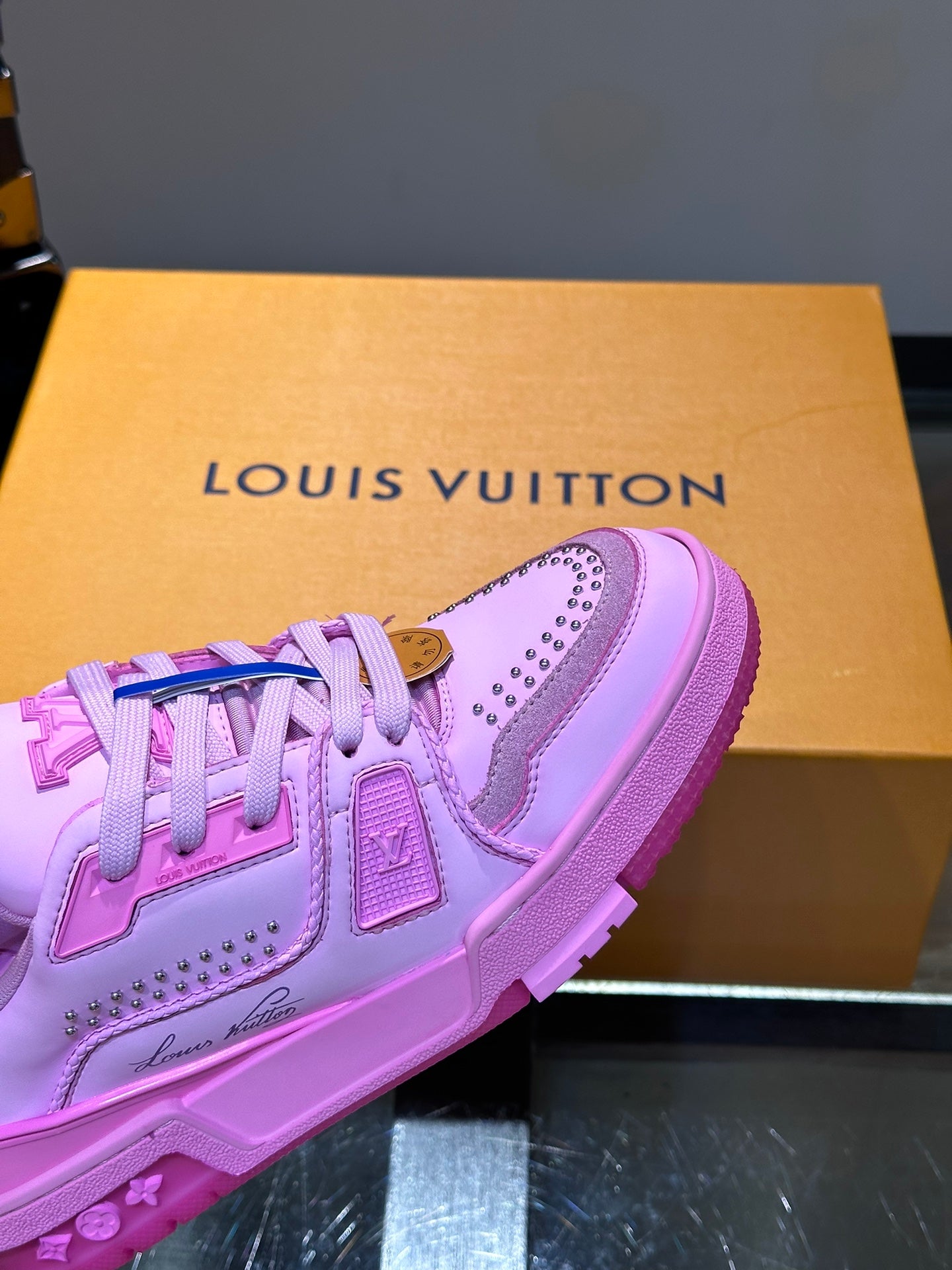 [LOUIS VUITTON] LV Classic Trendy Shoes! Made of imported genuine leather, water-dyed cowhide lining, original version of durable and lightweight, high-quality fine products! Size: 35-45 (46 can be customized)