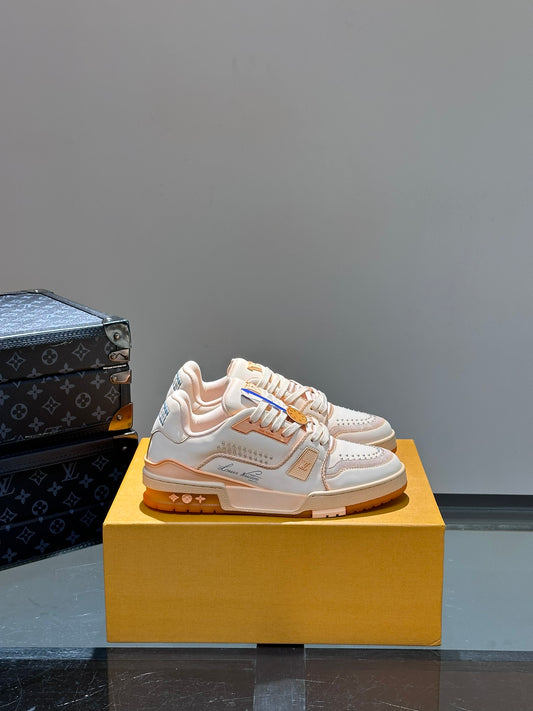 [LOUIS VUITTON] LV Classic Trendy Shoes! Made of imported genuine leather, water-dyed cowhide lining, original version of durable and lightweight, high-quality fine products! Size: 35-45 (46 can be customized)