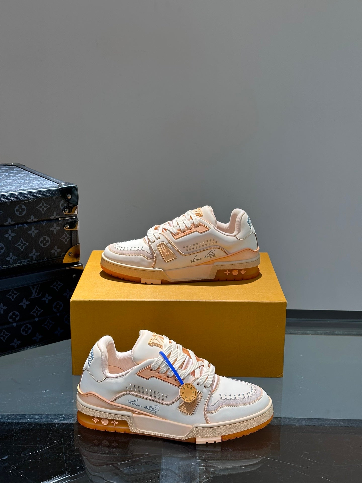 [LOUIS VUITTON] LV Classic Trendy Shoes! Made of imported genuine leather, water-dyed cowhide lining, original version of durable and lightweight, high-quality fine products! Size: 35-45 (46 can be customized)