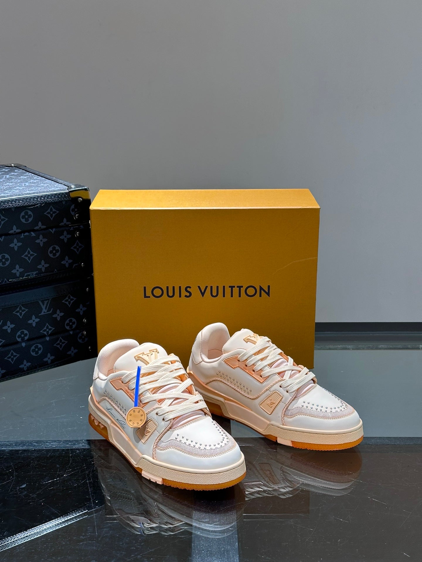 [LOUIS VUITTON] LV Classic Trendy Shoes! Made of imported genuine leather, water-dyed cowhide lining, original version of durable and lightweight, high-quality fine products! Size: 35-45 (46 can be customized)