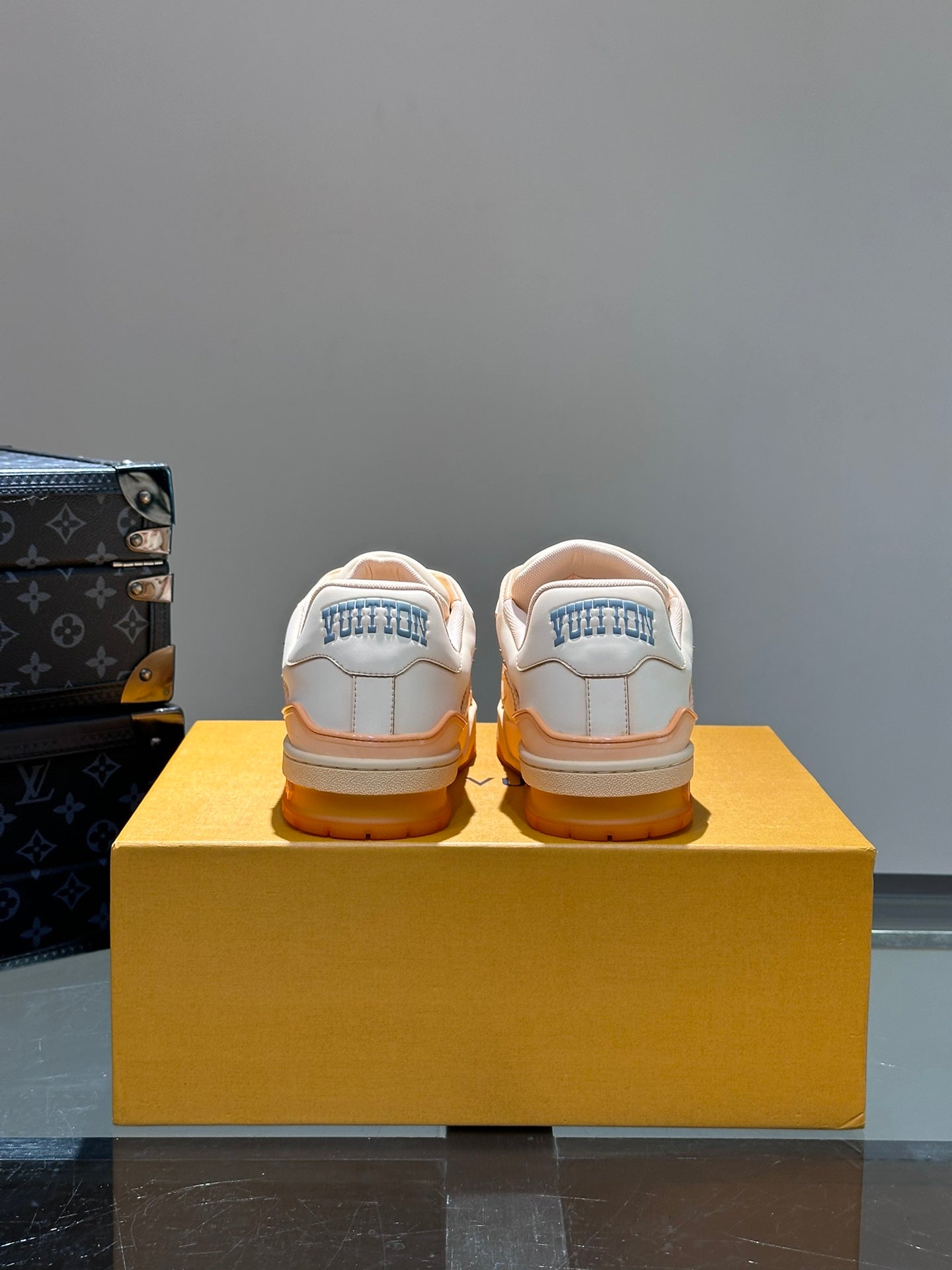 [LOUIS VUITTON] LV Classic Trendy Shoes! Made of imported genuine leather, water-dyed cowhide lining, original version of durable and lightweight, high-quality fine products! Size: 35-45 (46 can be customized)