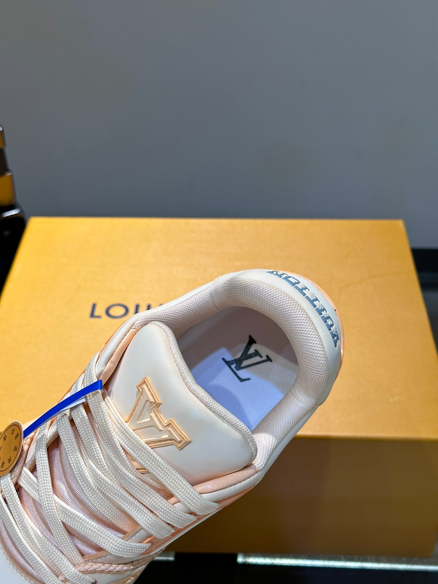 [LOUIS VUITTON] LV Classic Trendy Shoes! Made of imported genuine leather, water-dyed cowhide lining, original version of durable and lightweight, high-quality fine products! Size: 35-45 (46 can be customized)