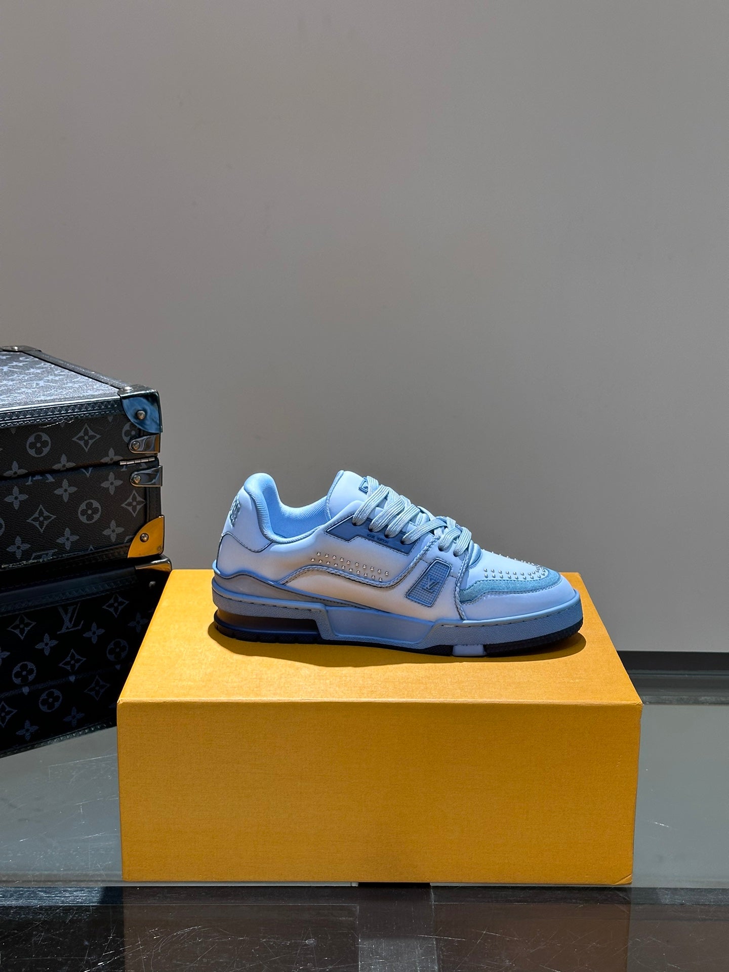 [LOUIS VUITTON] LV Classic Trendy Shoes! Made of imported genuine leather, water-dyed cowhide lining, original version of durable and lightweight, high-quality fine products! Size: 35-45 (46 can be customized)