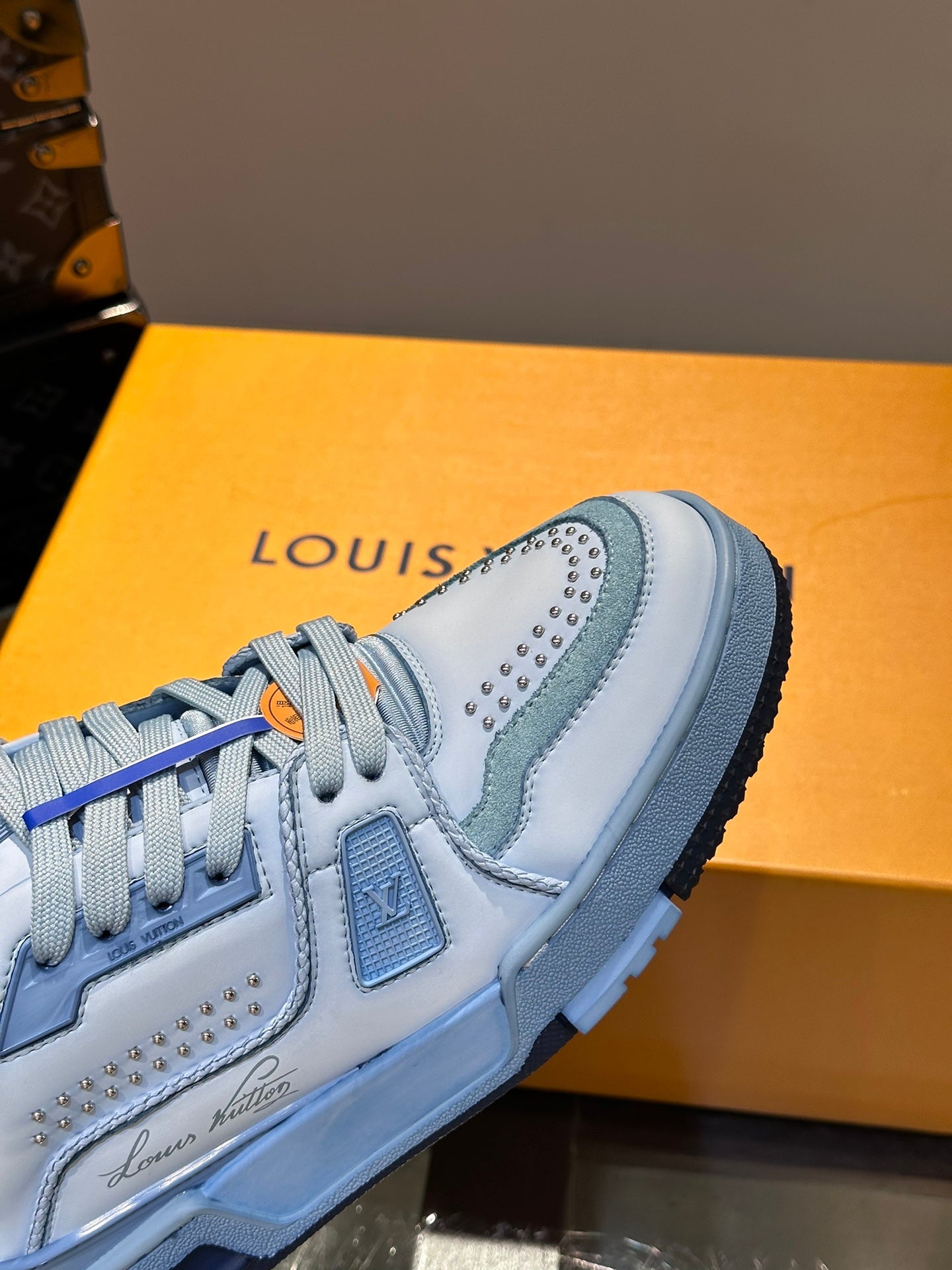 [LOUIS VUITTON] LV Classic Trendy Shoes! Made of imported genuine leather, water-dyed cowhide lining, original version of durable and lightweight, high-quality fine products! Size: 35-45 (46 can be customized)