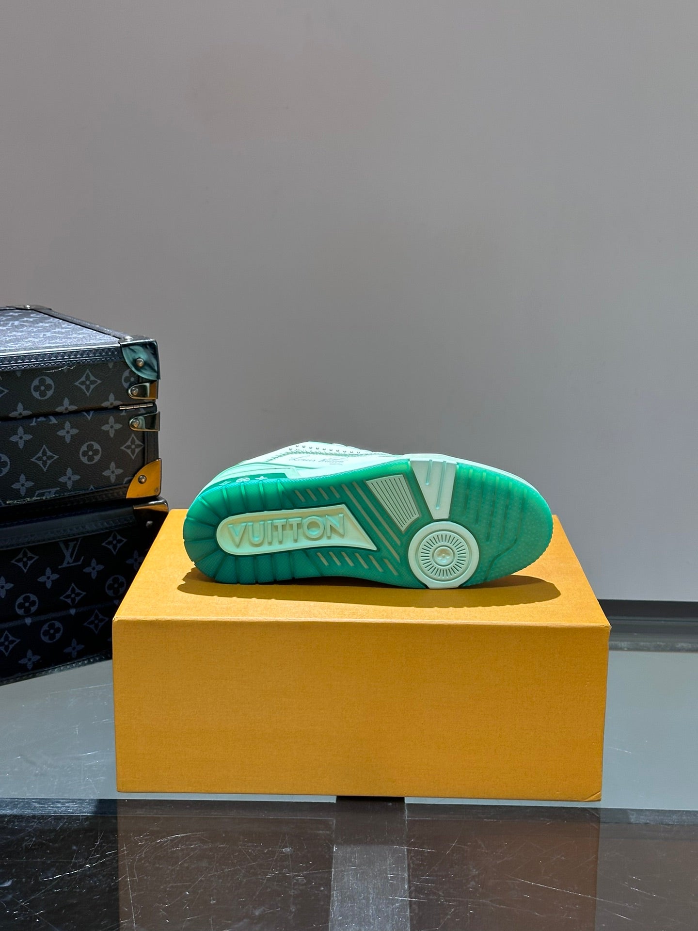 [LOUIS VUITTON] LV Classic Trendy Shoes! Made of imported genuine leather, water-dyed cowhide lining, original version of durable and lightweight, high-quality fine products! Size: 35-45 (46 can be customized)