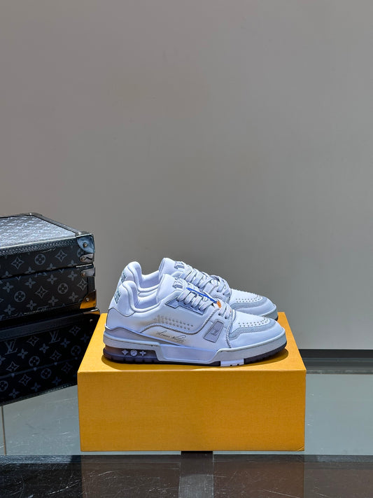 [LOUIS VUITTON] LV Classic Trendy Shoes! Made of imported genuine leather, water-dyed cowhide lining, original version of durable and lightweight, high-quality fine products! Size: 35-45 (46 can be customized)