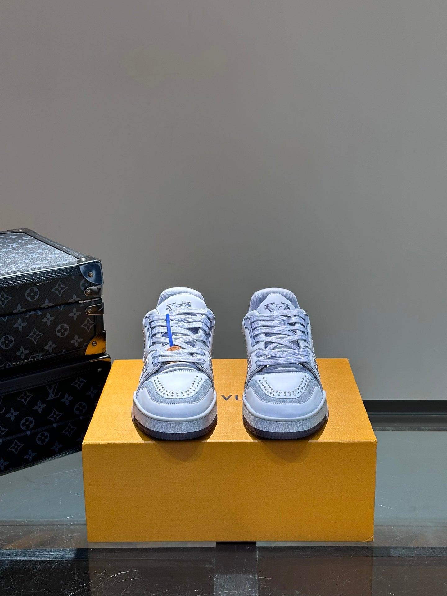 [LOUIS VUITTON] LV Classic Trendy Shoes! Made of imported genuine leather, water-dyed cowhide lining, original version of durable and lightweight, high-quality fine products! Size: 35-45 (46 can be customized)