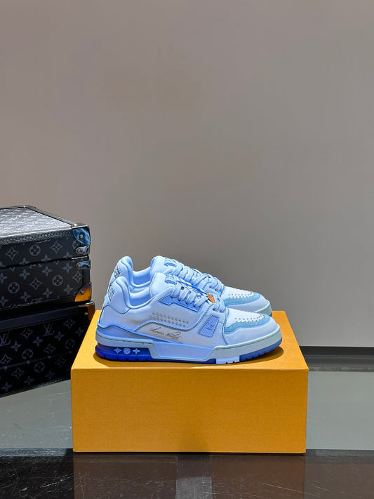 [LOUIS VUITTON] LV Classic Trendy Shoes! Made of imported genuine leather, water-dyed cowhide lining, original version of durable and lightweight, high-quality fine products! Size: 35-45 (46 can be customized)