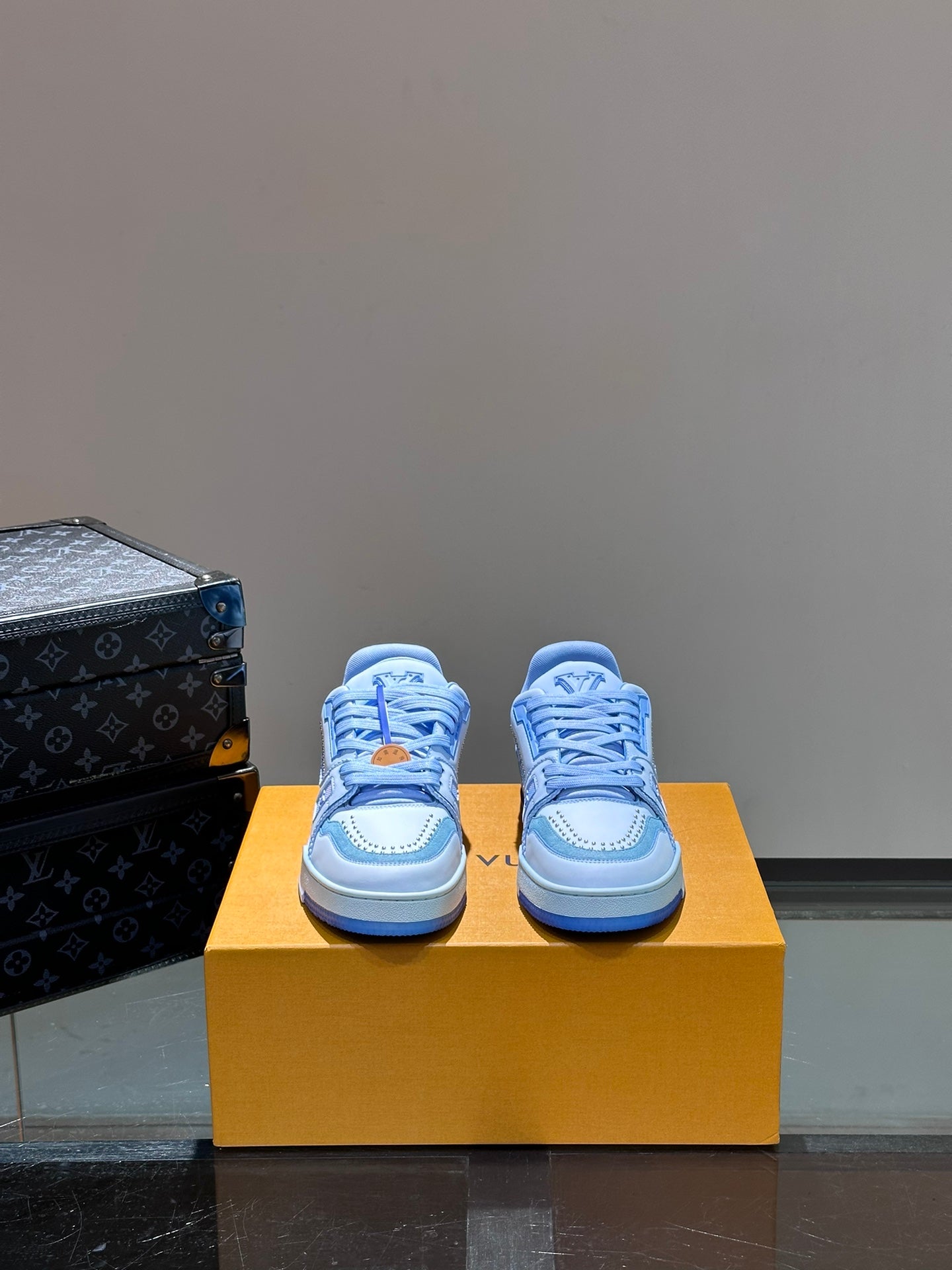 [LOUIS VUITTON] LV Classic Trendy Shoes! Made of imported genuine leather, water-dyed cowhide lining, original version of durable and lightweight, high-quality fine products! Size: 35-45 (46 can be customized)