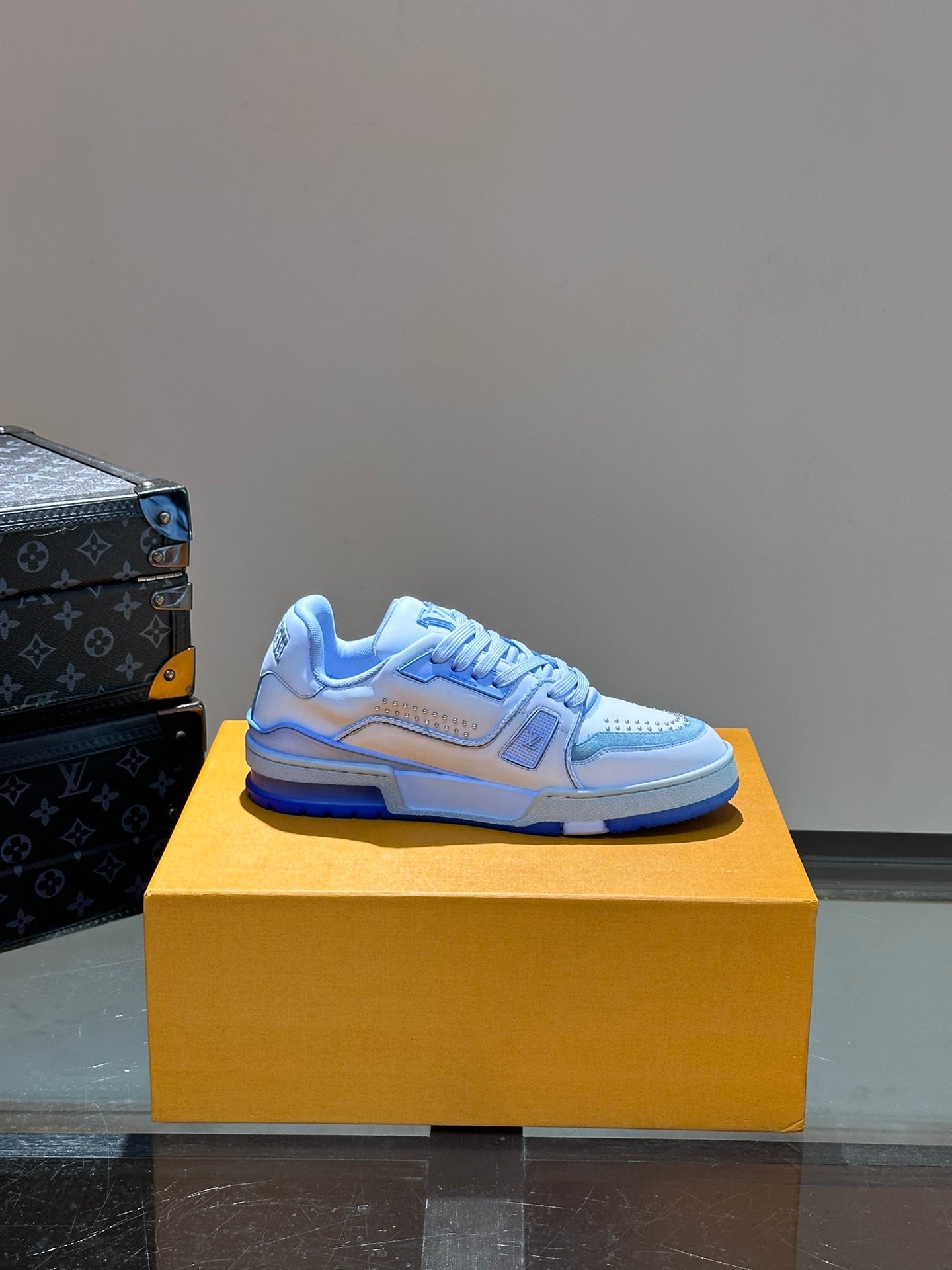 [LOUIS VUITTON] LV Classic Trendy Shoes! Made of imported genuine leather, water-dyed cowhide lining, original version of durable and lightweight, high-quality fine products! Size: 35-45 (46 can be customized)