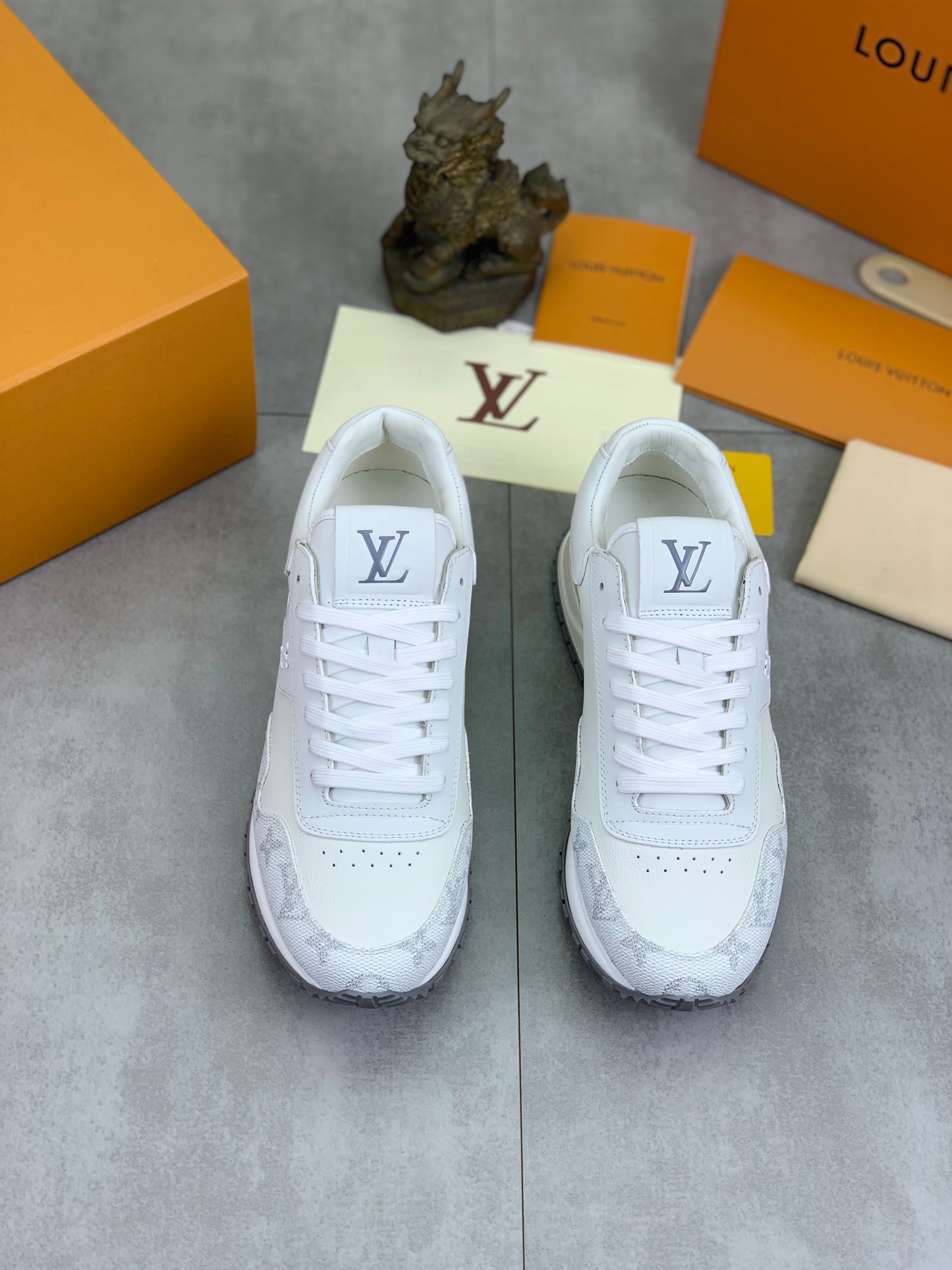 [LOUIS VUITTON] LV Classic Trendy Shoes! Made of imported genuine leather, water-dyed cowhide