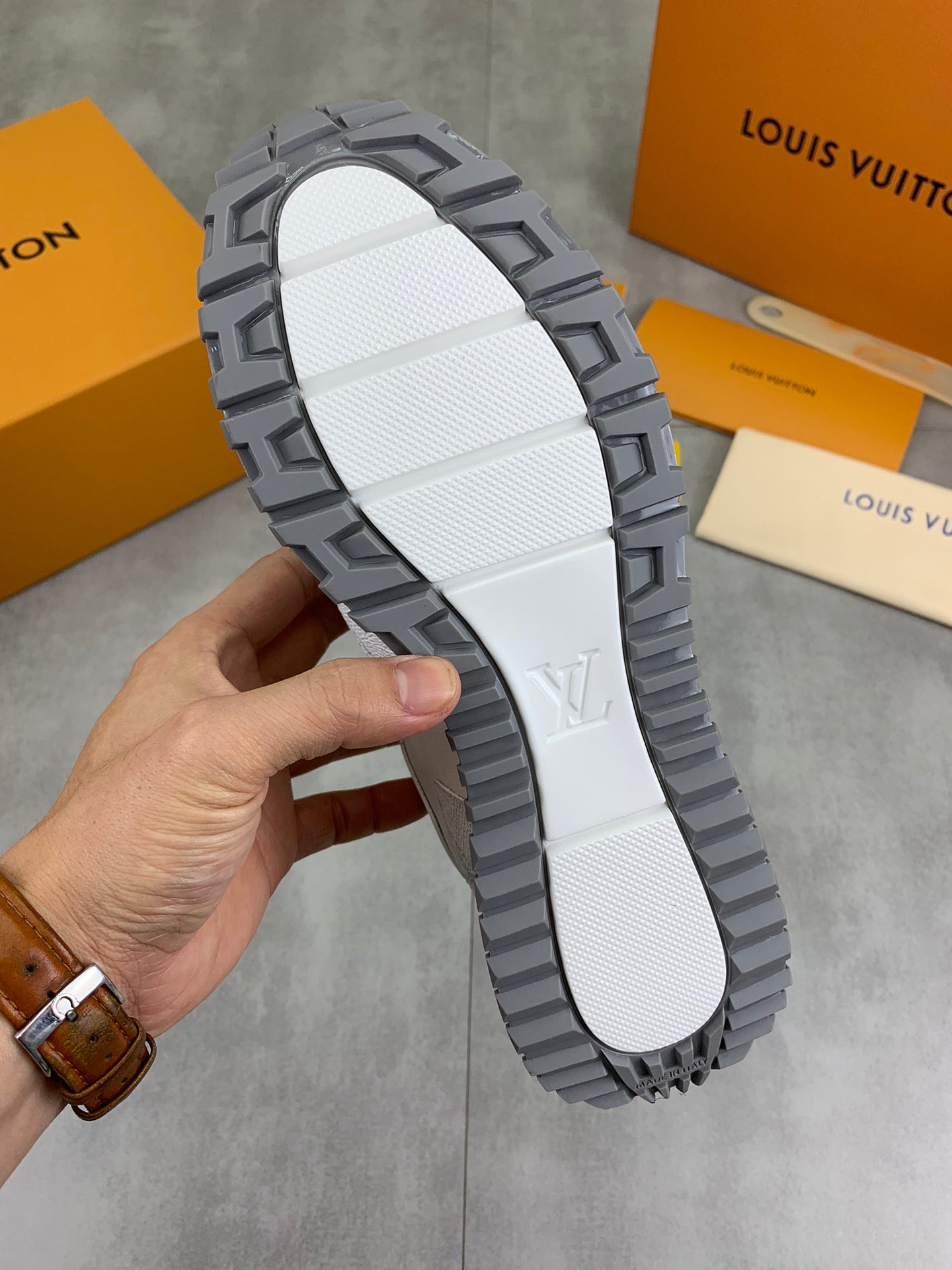 [LOUIS VUITTON] LV Classic Trendy Shoes! Made of imported genuine leather, water-dyed cowhide