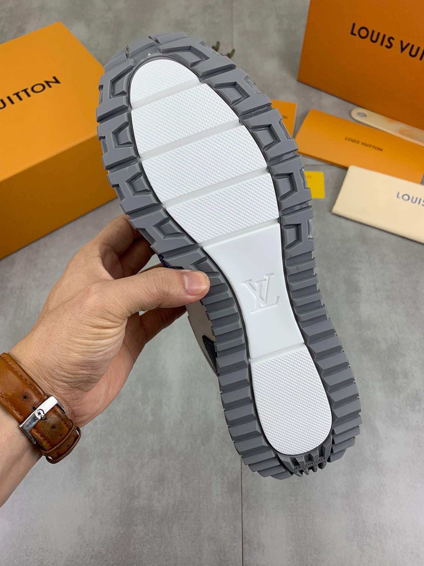 [LOUIS VUITTON] LV Classic Trendy Shoes! Made of imported genuine leather, water-dyed cowhide