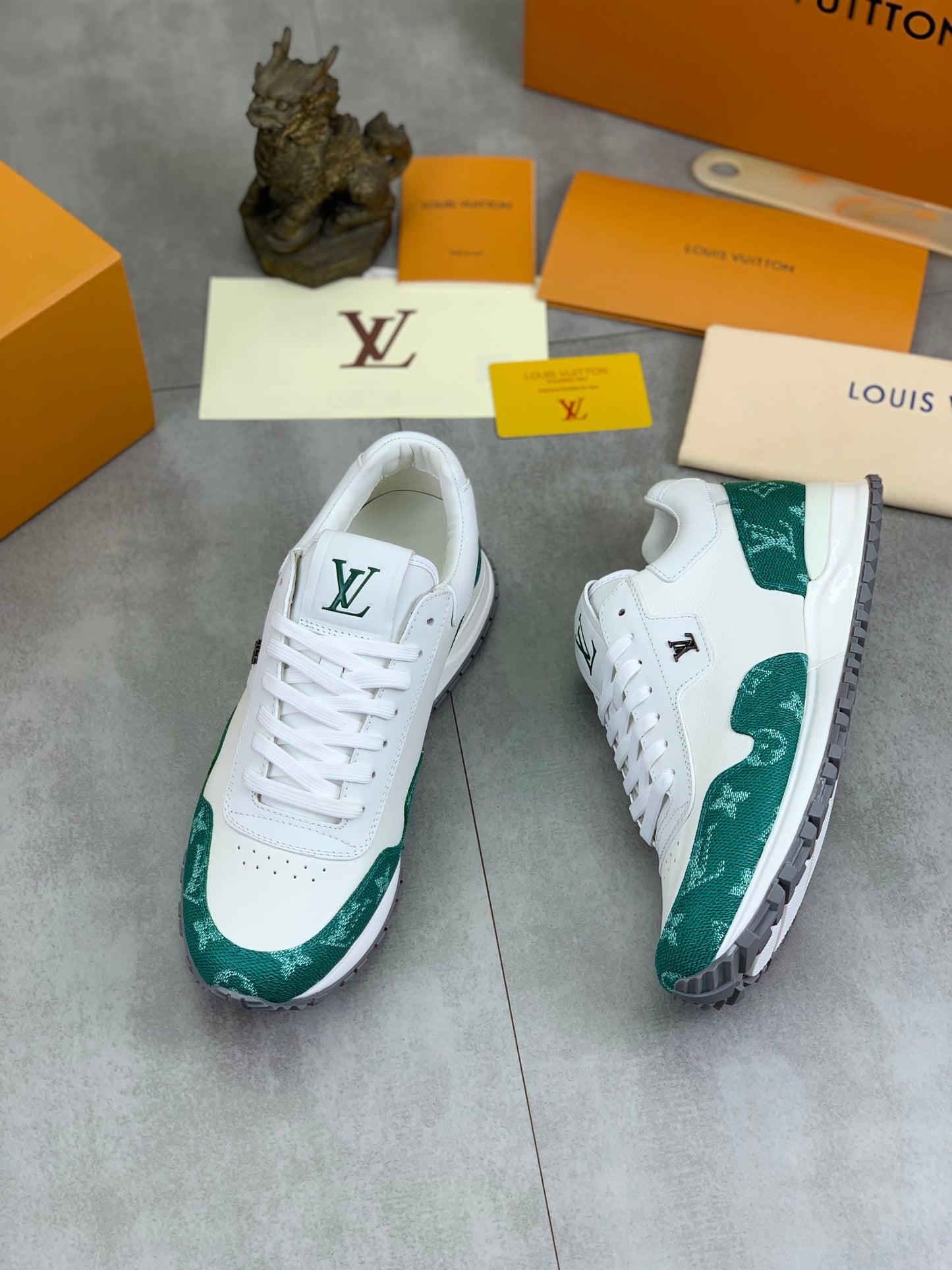 [LOUIS VUITTON] LV Classic Trendy Shoes! Made of imported genuine leather, water-dyed cowhide